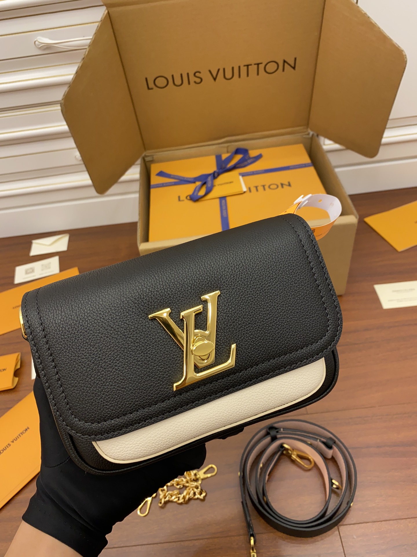 Louis Vuitton LV Lockme Tender Bag M58557黑色