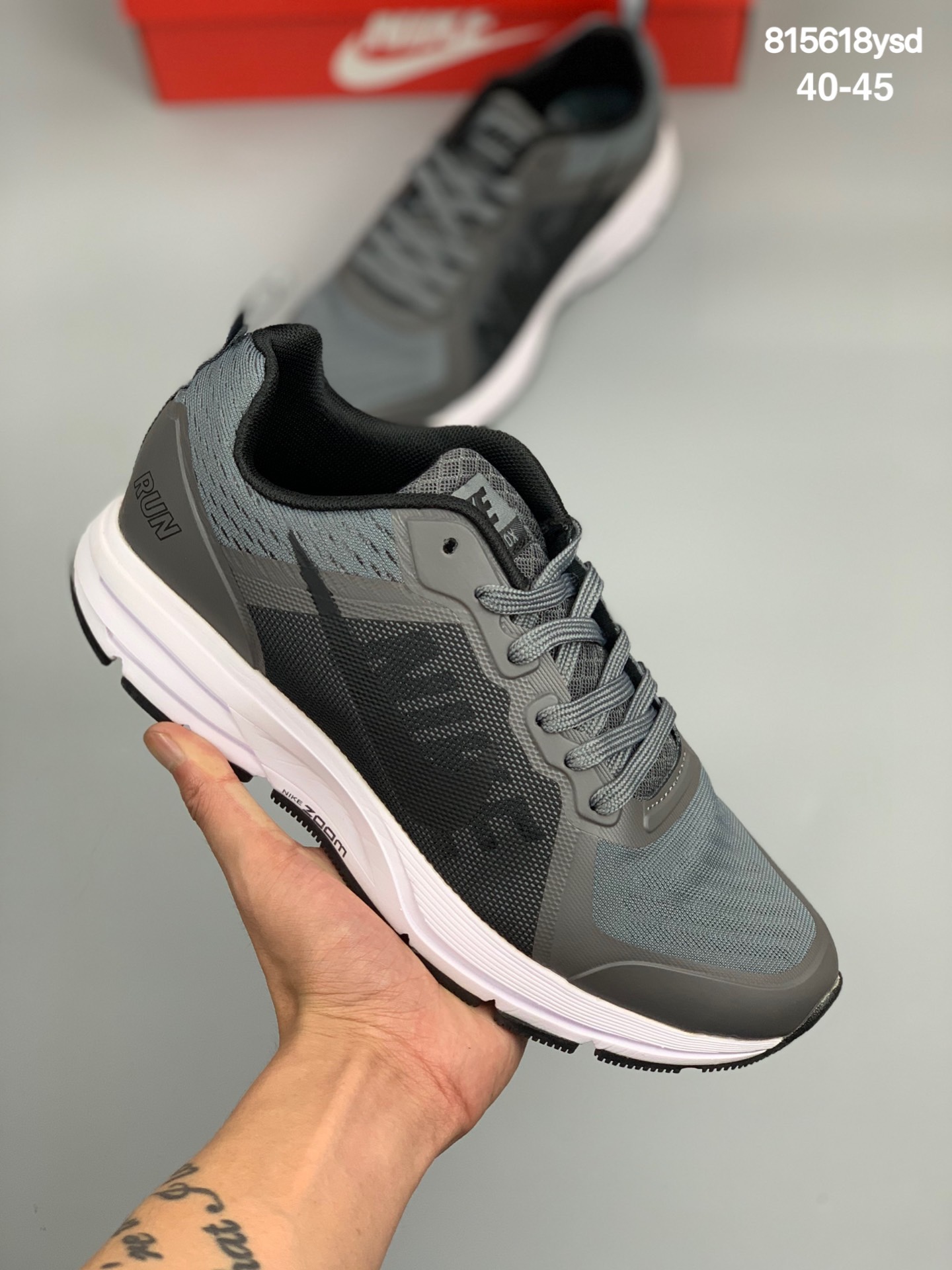 
耐克Nike Air Pegasus+10X男鞋 #采用透气网织材质#内嵌反光革料效果飞马系列马拉松休闲运动慢跑鞋 
货号:809288  
尺码:40-45
编码:815618ysd