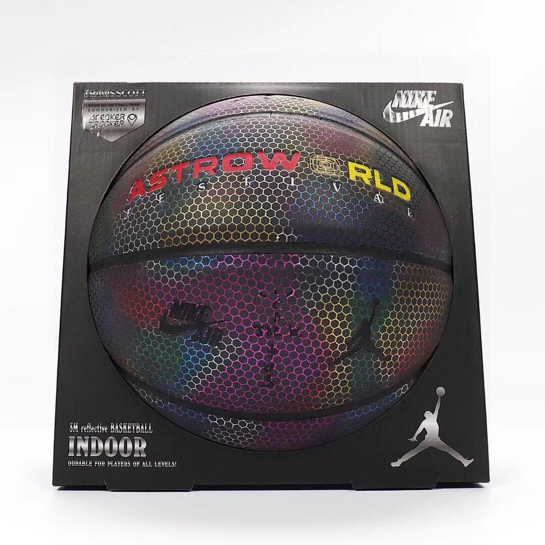 本地自取单球110   套装150
送朋友礼物海外代购美版Travis Scott x Nike Air Jordan Basketball TS联名超限量镭射3M反光鬼脸篮球 
原价：5888💰
型号：7号篮球
真头层发泡吸湿材质手感更佳 内置台湾发泡中胎区别市面廉价上海中胎 回弹更强烈 市面最高版本
🔥🔥🔥🔥🔥🔥
🔥🔥🔥🔥🔥🔥
配置：打气筒球针配件套+原装彩盒
退换要求：保护膜退换需要保留「盒子扣10元」