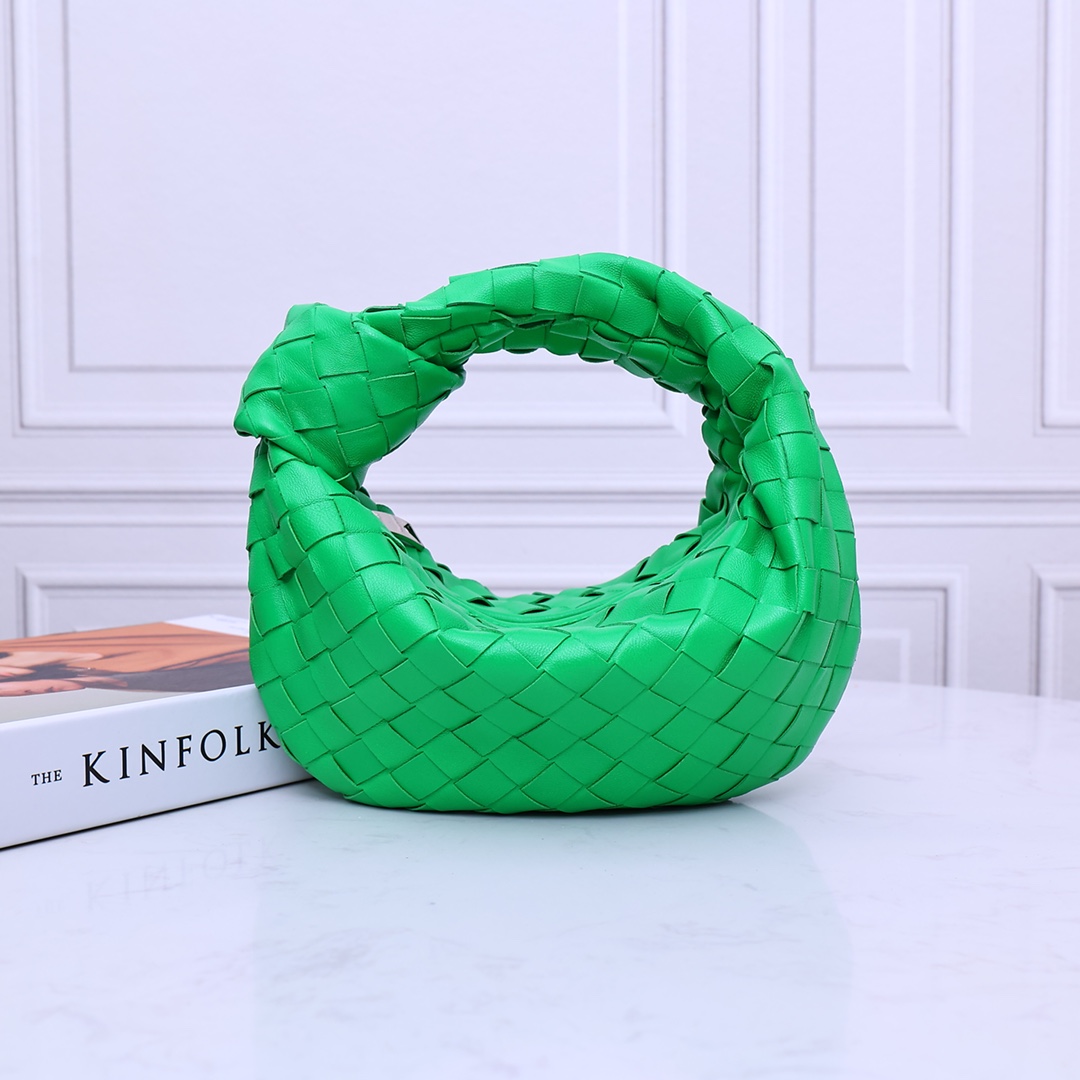 Bottega Veneta Intrecciato Lambskin Knotted Hobo Handbag