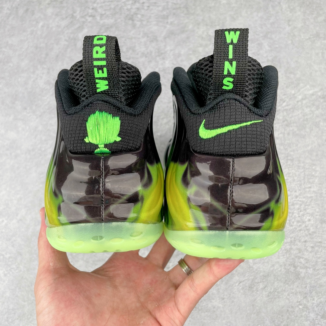 图片[4]-💰580 NK Air Foamposite One 通灵喷 莞产原底面 公司渠道同模具 鞋型发泡360度无死角 双层Zoom气垫植入 中底完美注胶 搭载原厂碳纤维材质 诞生于1997年的NK Air Foamposite系列可以说是整个球鞋历史上最为经典的系列之一 也就是我们常说的“喷”和“泡” 其中“喷”由Foamposite One代言人Penny的英文音译而来 而“泡”则来源于另一款鞋型 Foamposite Pro中\”pro\”的音译 在诞生初期 由于高昂的造价以及超前的外形 Foamposite系列的反对者不在少数 甚至有人认为这款鞋会毁掉整个球鞋行业 但事实证明这双灵感来自于甲虫 自带“黑科技”鞋面以及双层Zoom+大块碳板的太空球鞋不仅受到了大众的接受与追捧 并且成功的影响了篮球鞋的发展 SIZE：38.5 39 40 40.5 41 42 42.5 43 44 44.5 45 46 编码：by6936040-运动鞋