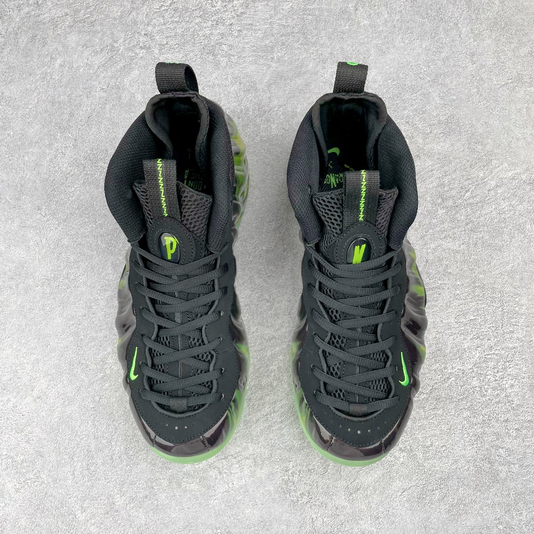 图片[2]-💰580 NK Air Foamposite One 通灵喷 莞产原底面 公司渠道同模具 鞋型发泡360度无死角 双层Zoom气垫植入 中底完美注胶 搭载原厂碳纤维材质 诞生于1997年的NK Air Foamposite系列可以说是整个球鞋历史上最为经典的系列之一 也就是我们常说的“喷”和“泡” 其中“喷”由Foamposite One代言人Penny的英文音译而来 而“泡”则来源于另一款鞋型 Foamposite Pro中\”pro\”的音译 在诞生初期 由于高昂的造价以及超前的外形 Foamposite系列的反对者不在少数 甚至有人认为这款鞋会毁掉整个球鞋行业 但事实证明这双灵感来自于甲虫 自带“黑科技”鞋面以及双层Zoom+大块碳板的太空球鞋不仅受到了大众的接受与追捧 并且成功的影响了篮球鞋的发展 SIZE：38.5 39 40 40.5 41 42 42.5 43 44 44.5 45 46 编码：by6936040-运动鞋