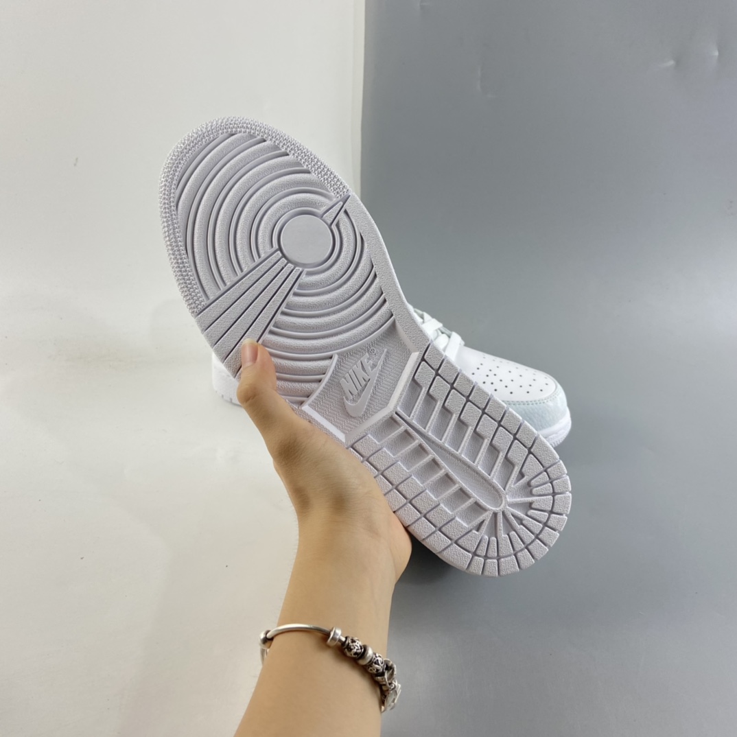 P200   Air Jordan 1 Low AJ1低帮时尚休闲板鞋 553558-130