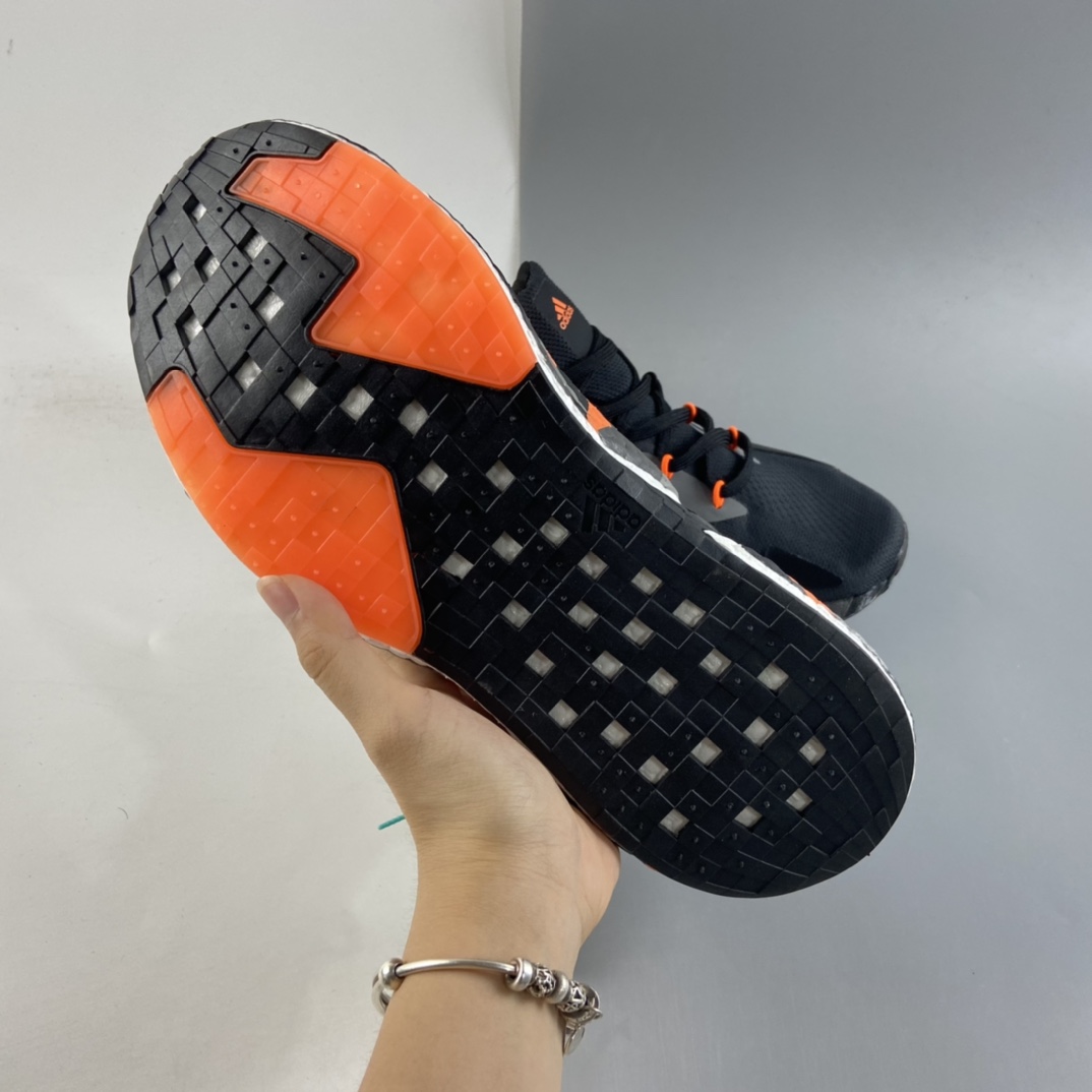 P220   Ad X9000L4 Boost 全新机能风系列 Boost休闲缓震运动跑鞋 FW8413