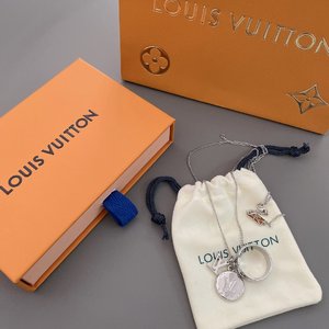 Louis Vuitton Jewelry Necklaces & Pendants Unisex Chains