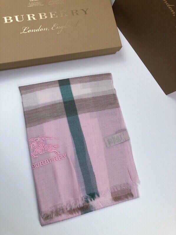 Burberry Scarf Cashmere Spring/Fall Collection