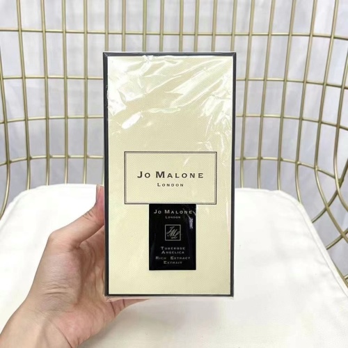Jo Malone Tuberose Angelica Rich Extract, Limited Edition Black Bottle, 100ml 1 Jo Malone London Tuberose Angelica Rich Extract Perfume 100ml Limited Edition