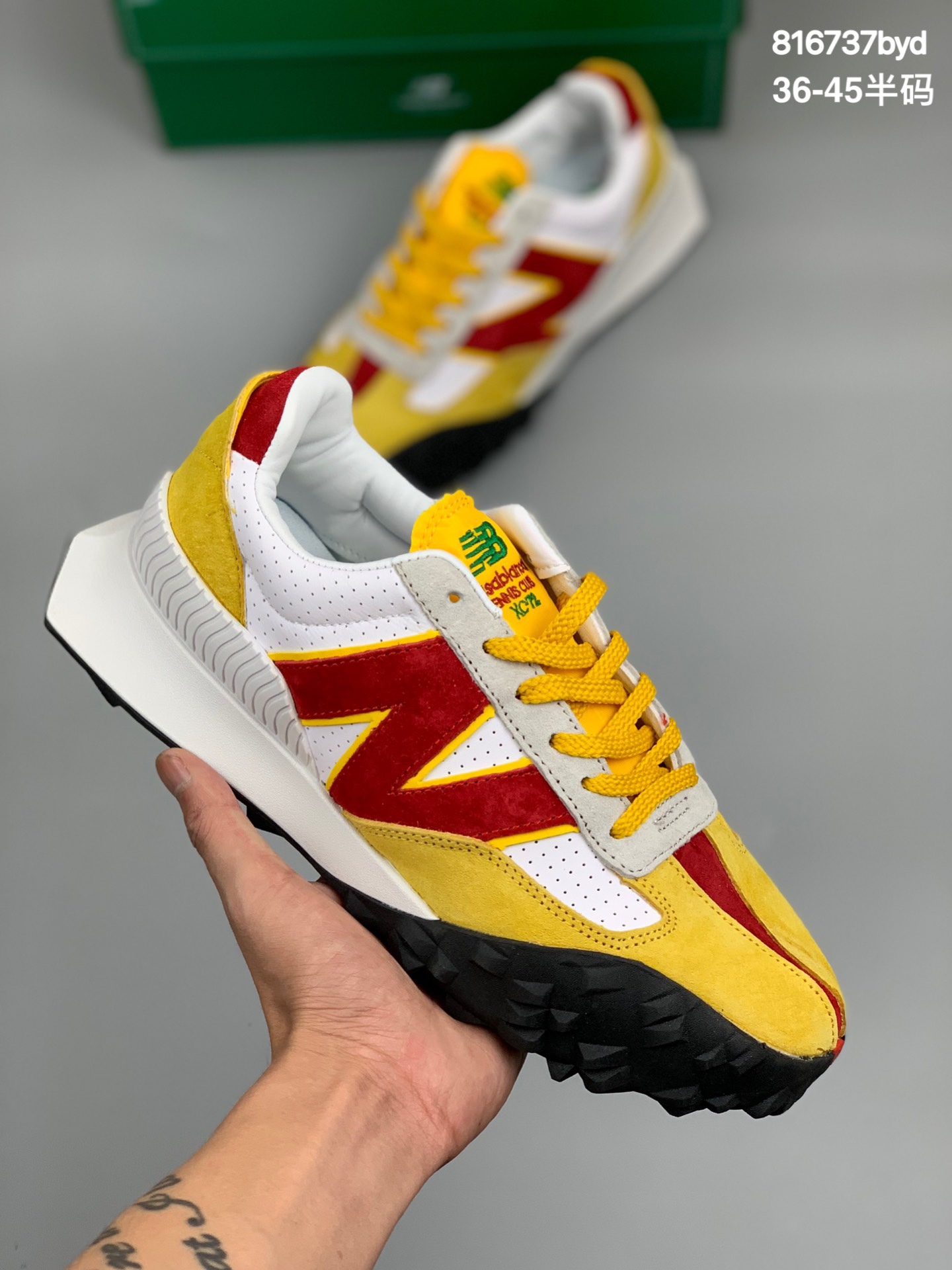 
纯原   New Balance 新百伦 UXC72系列 复古先锋 UXC72AA1
上世纪 70 年代的意大利街头风格 NB新百伦 全新 New Balance 72系列，以更纯粹的复古风格设计打造的全新造型
Size：36 37 37.5 38 38.5 39.5 40 40.5 41.5 42 42.5 43 44 45  
编码：816737byd