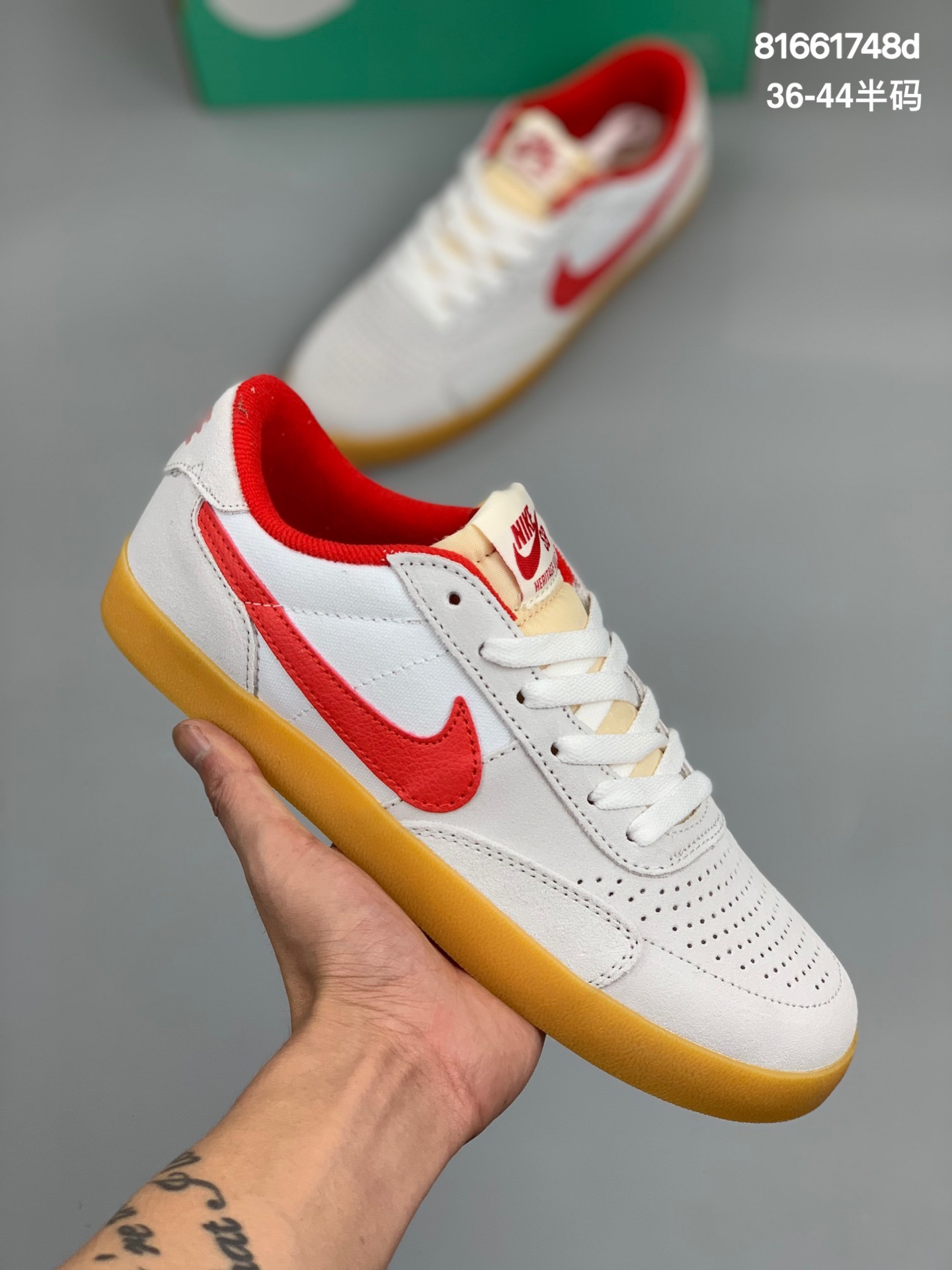 
耐克/Nike Sb Zoom Blazer Low x NBA 联名低帮休闲运动板鞋。结合了安全贴合和轻盈的反应式Zoom Air缓冲。时尚的设计让人想起七十年代的Heritage鞋模，同时保证了灵活性和抓地力 货号：CD5010 
尺码：36 36.5 37.5 38 38.5 39 40 40.5 41 42 42.5 43 44
编码：81661748d