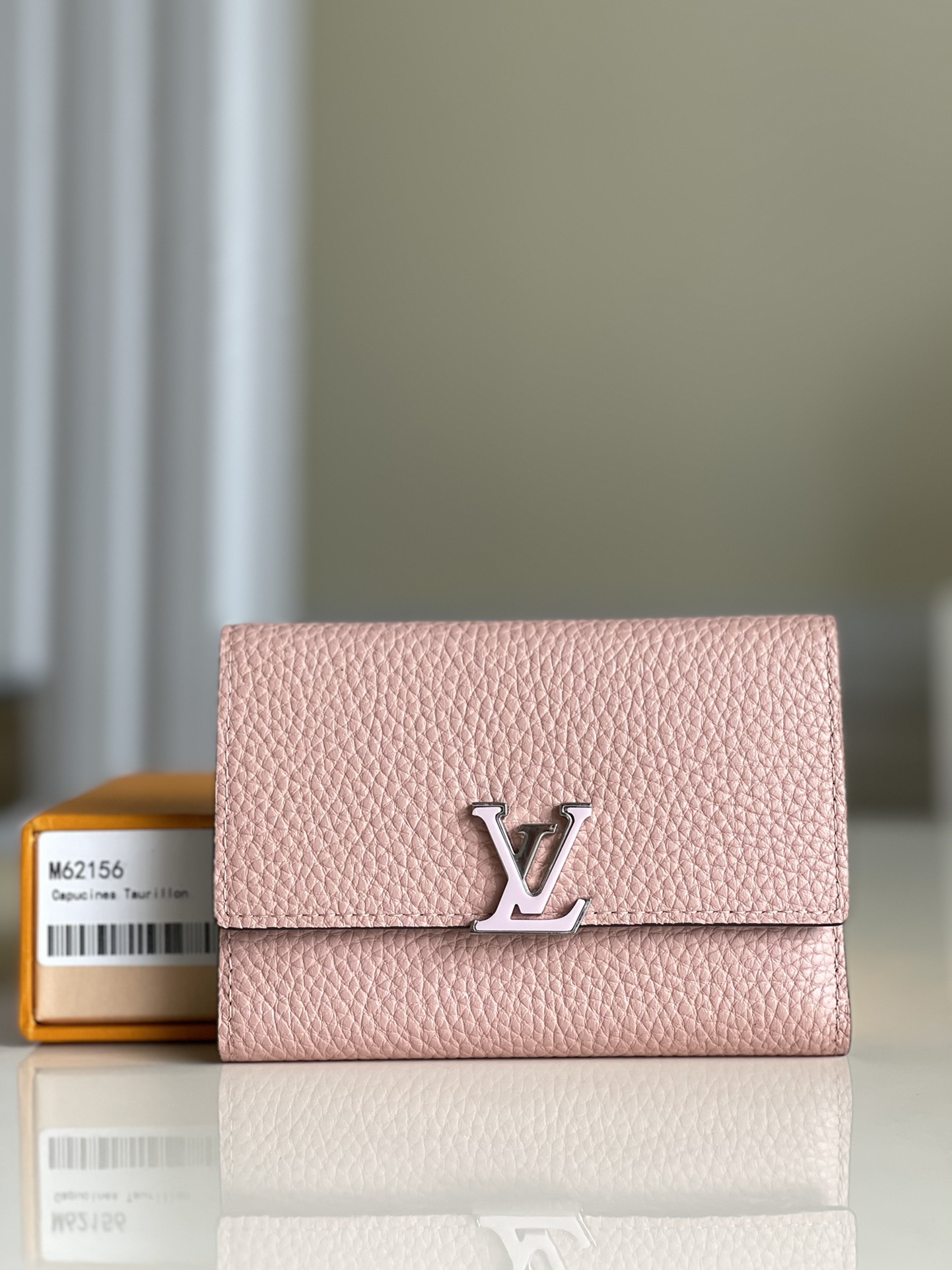 Louis Vuitton LV Capucines Wallet M62156