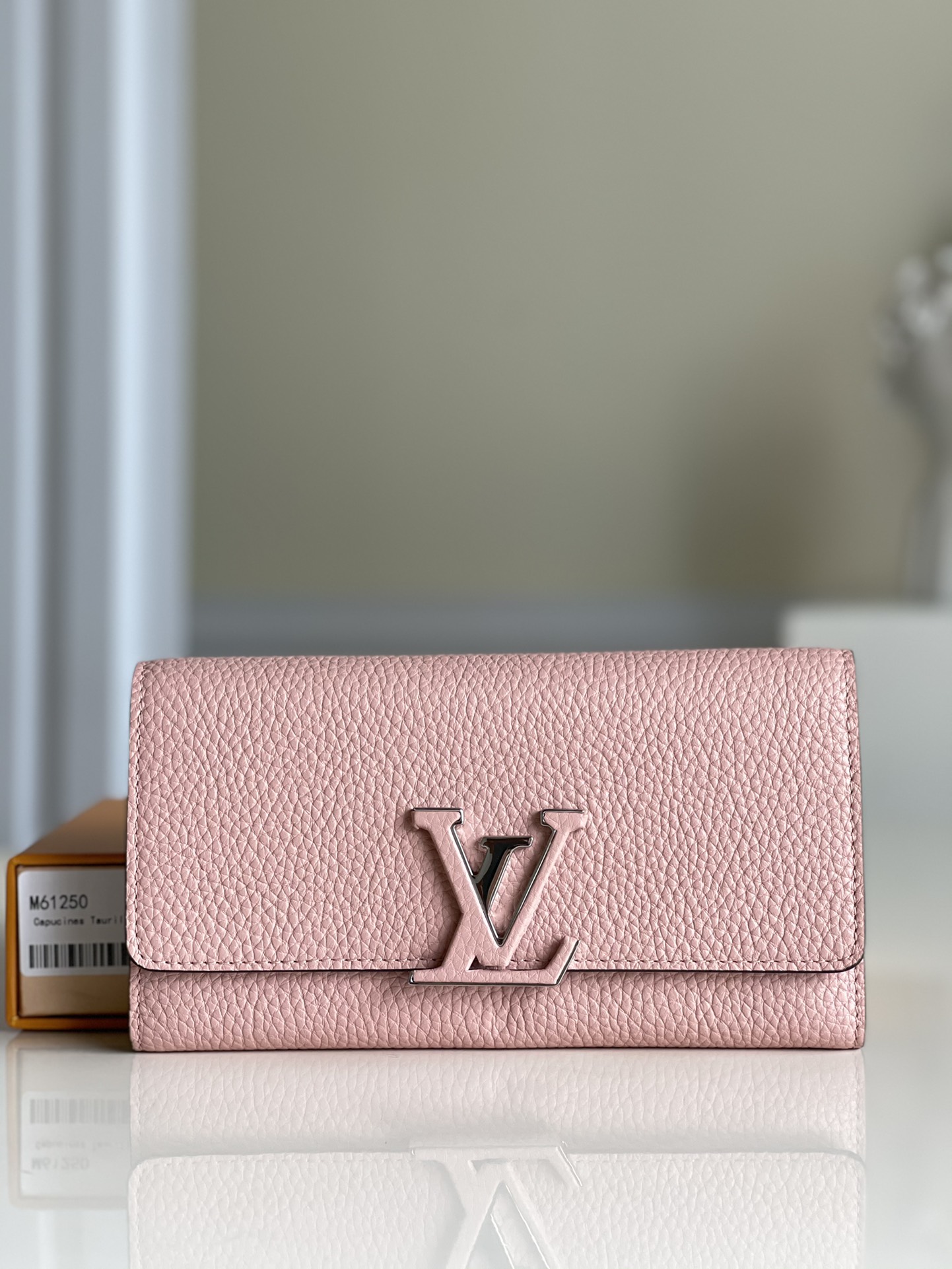 Louis Vuitton LV Capucines Wallet M61250