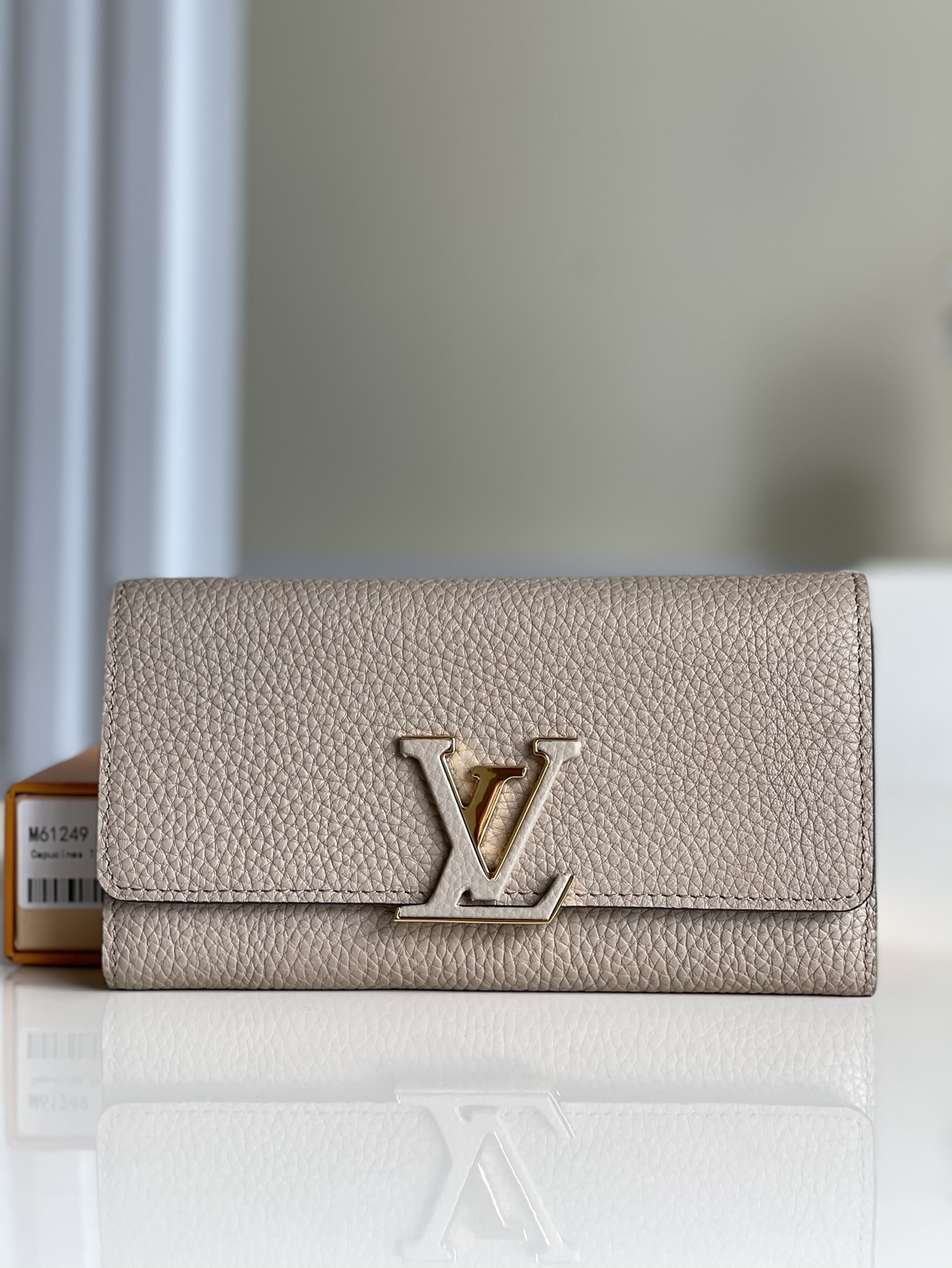 Louis Vuitton LV Capucines Wallet M61249
