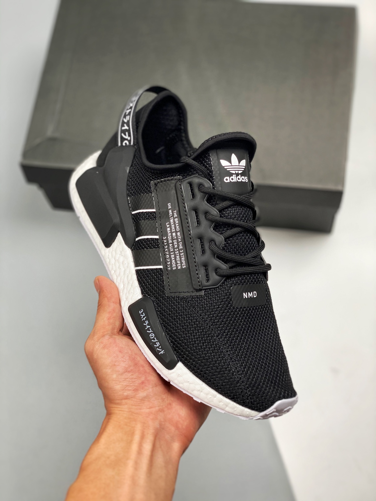 AD NMD _R1 V2 negro y blanco versión Hupu, lanzamiento simultáneo en tiendas ‼️ Almacén en stock, suministro estable du…