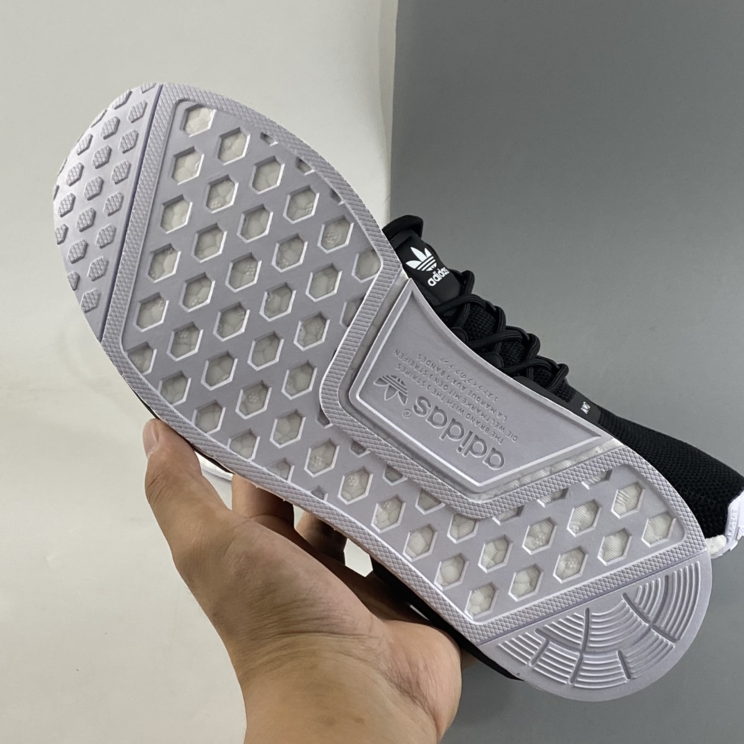 P200  Ad NMD Boost RI.V2 阿迪达斯爆米花超弹中底 针织网面休闲跑鞋 GW7690