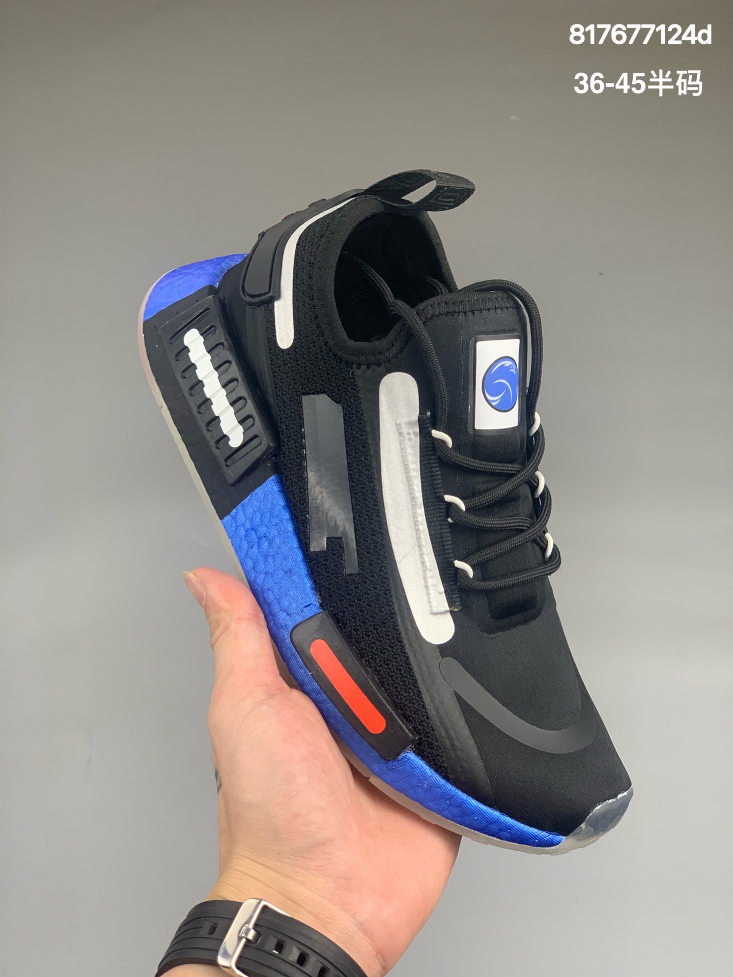 
公司级男女鞋真爆真标半码制#阿迪达斯 Adidas NMD R1 V2针织面街头风经典百搭跑步鞋 以鞋型、角度和面料，力求展现 adidas创新传统，采用时髦廓形，以抢眼外形诠释经典细节，为鞋款注入活力。搭配 Boost中底，助你舒适迈步 货号：FZ3209
尺码 36-45半码
编码：817677124d