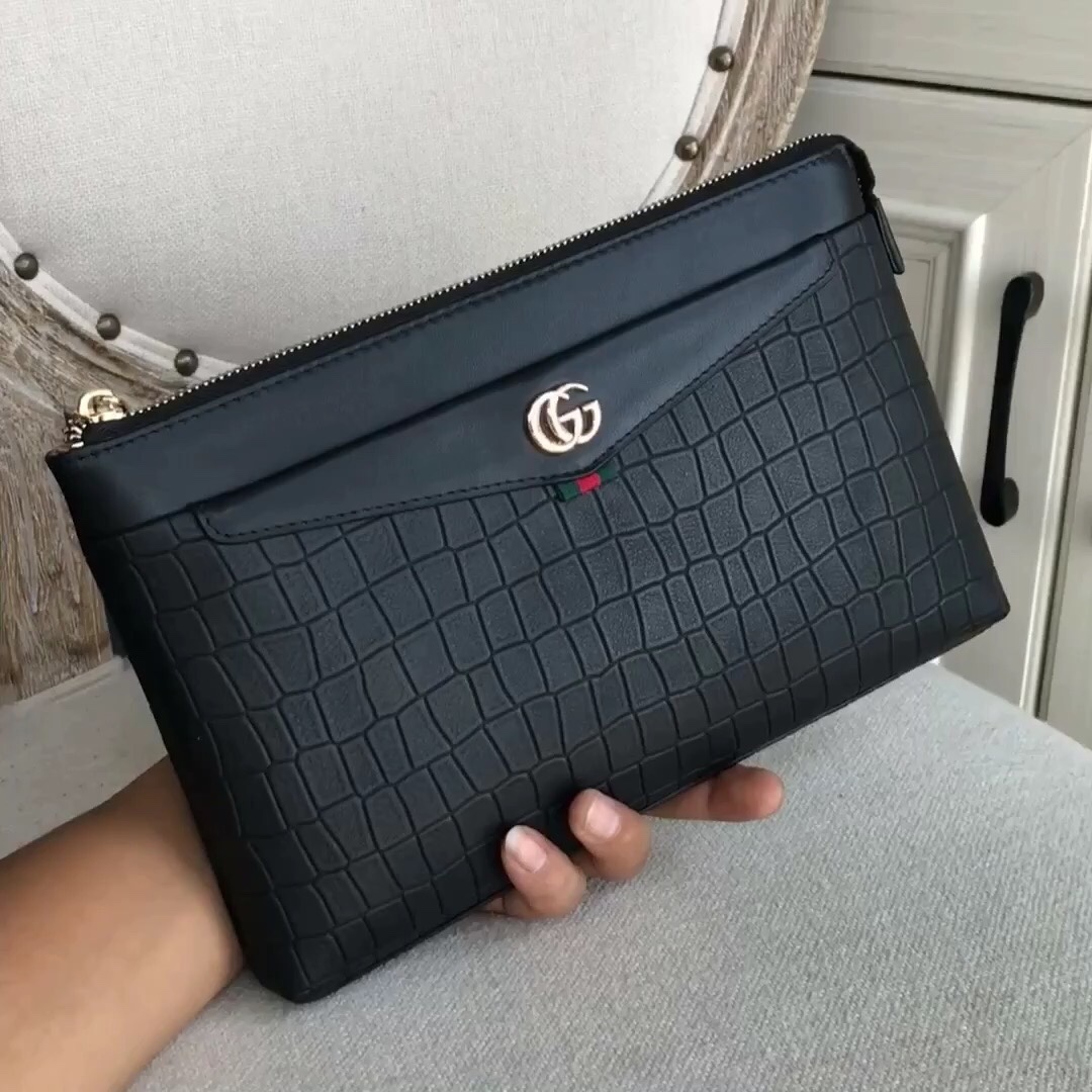 最新火爆款Gucci 古奇 Gucci 进口小牛皮花皮纹手拿包大量出货