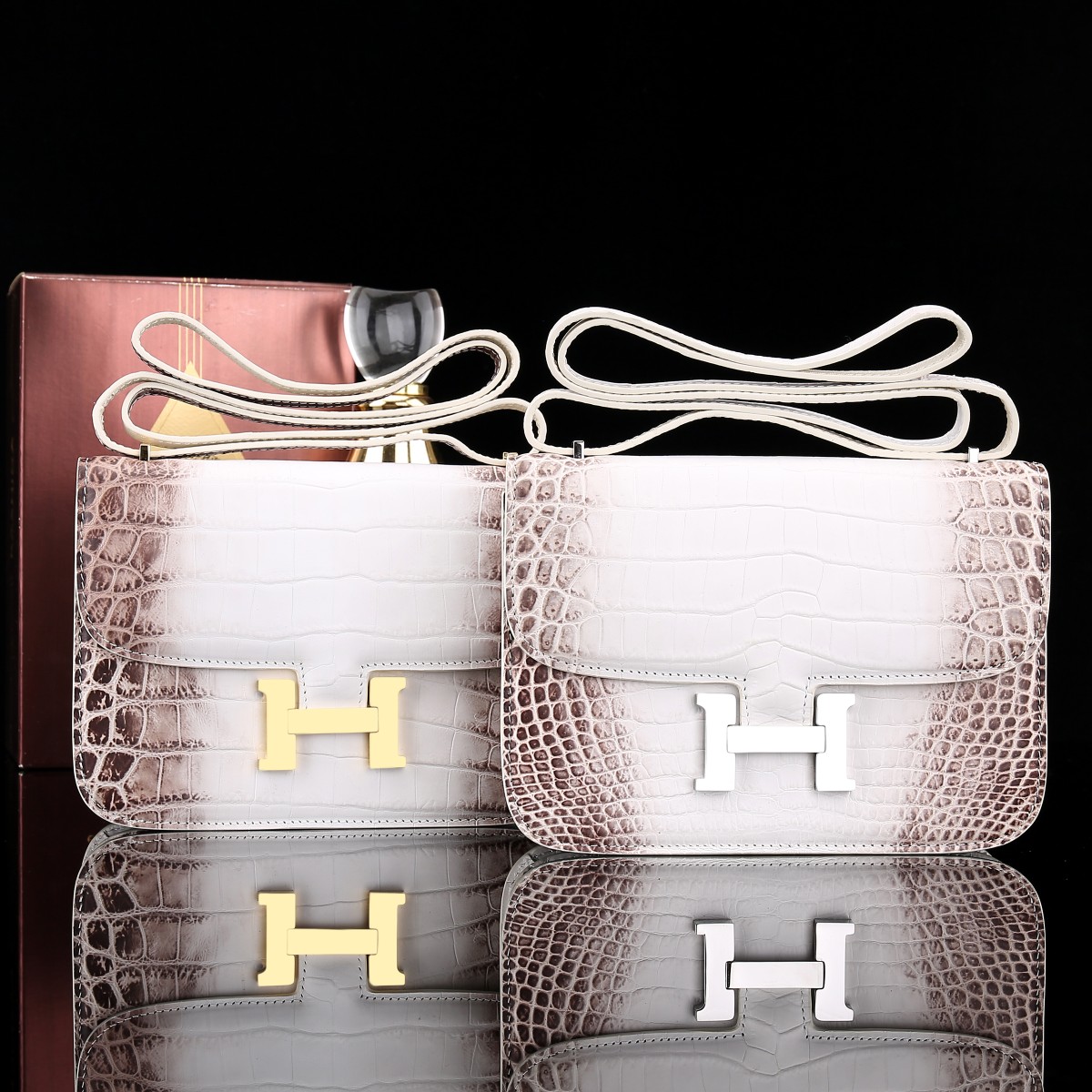 喜马拉雅🌹鳄鱼肚皮🐊🐊 康康😎
【内里配头层牛皮】尺寸23*17*7 3800