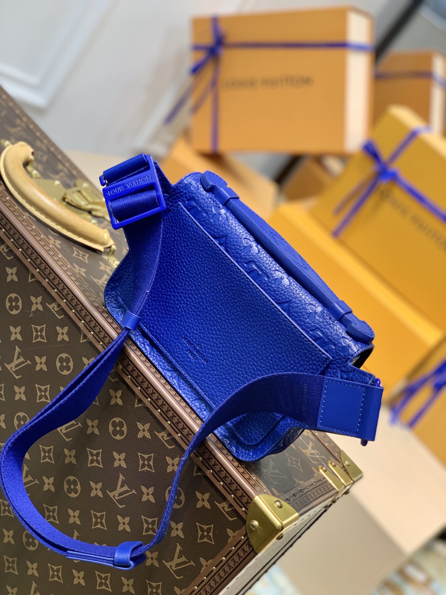 Louis Vuitton LV S Lock Sling Bag M58486