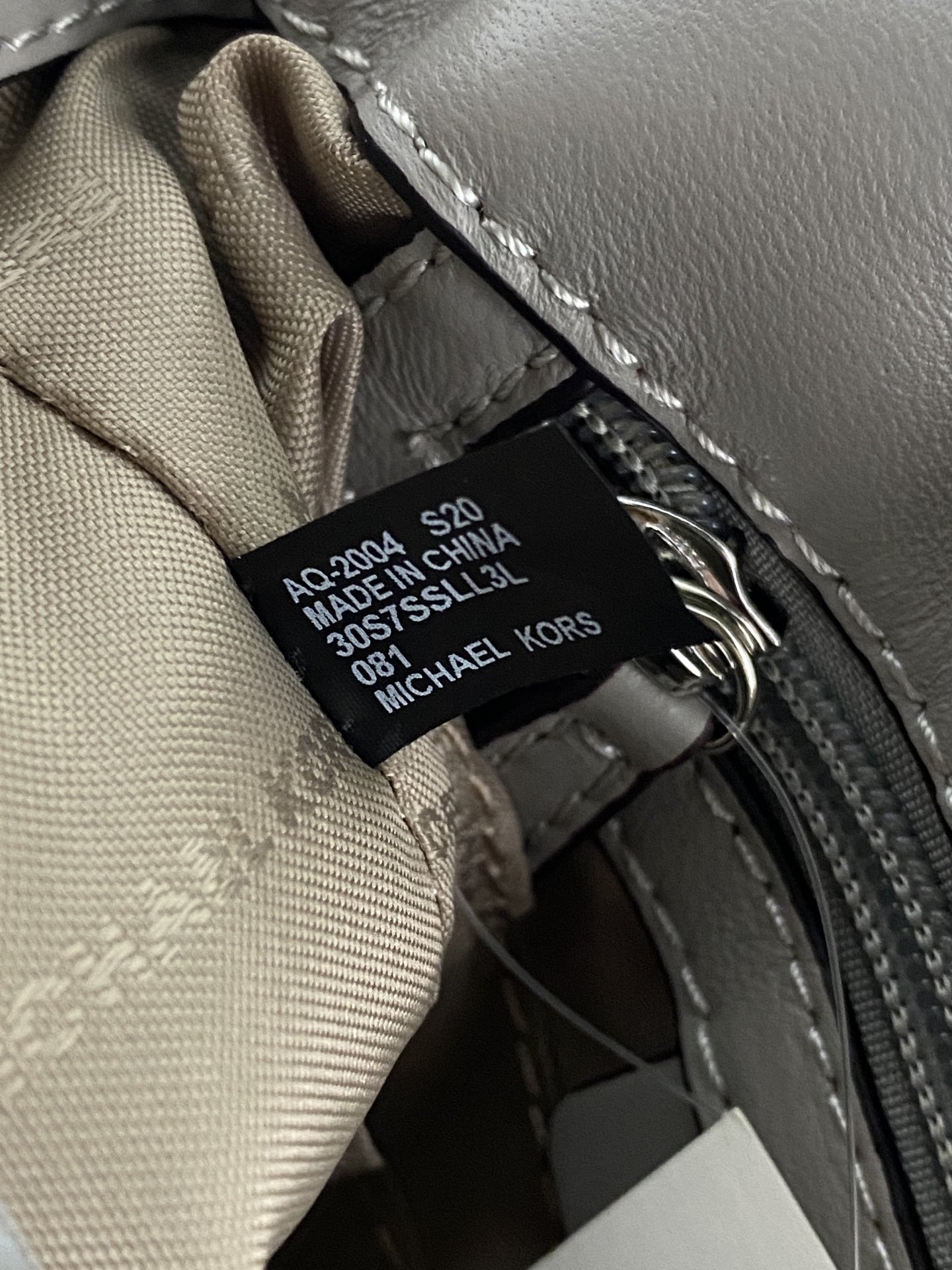Michael Kors 菱格羊皮灰色中号 mk羊皮链条包 Sloan 系列新品 柔软细腻的羊皮 独具匠心的新锁扣