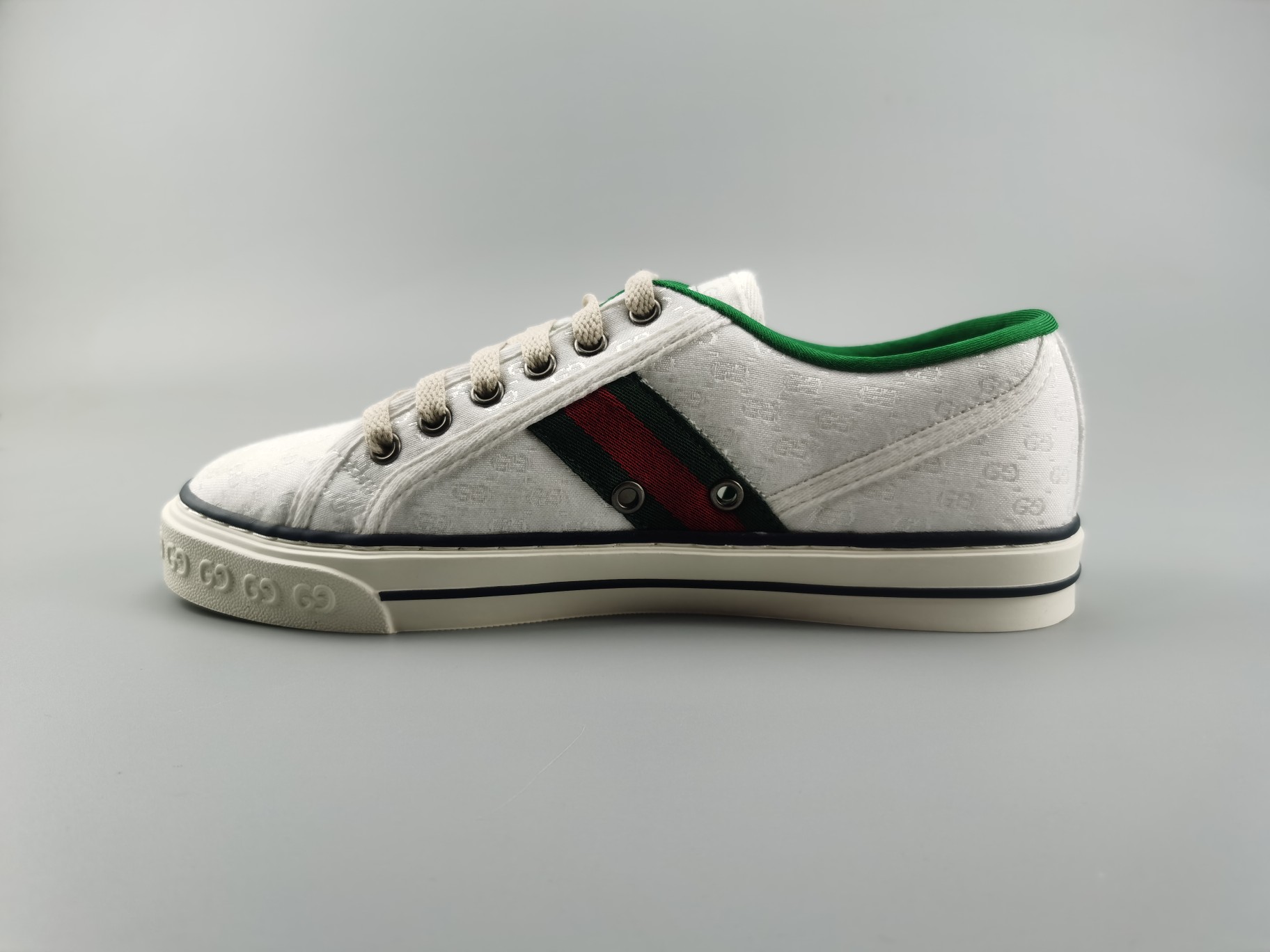 💰140.支持档口放店✅Gucci一一一Gucci古驰乐福鞋系带款，居家出行的休闲首选，面料采用进口帆布与进口牛皮配搭，大底采用进口环保橡胶配上高弹的乳胶垫脚。学生妹，街头达人们，都是爱不释手的穿搭。搭配阔脚牛仔裤卷起裤脚更有时尚味道。这个季节穿出不一样的你！[机智]🔸，Size:35-44