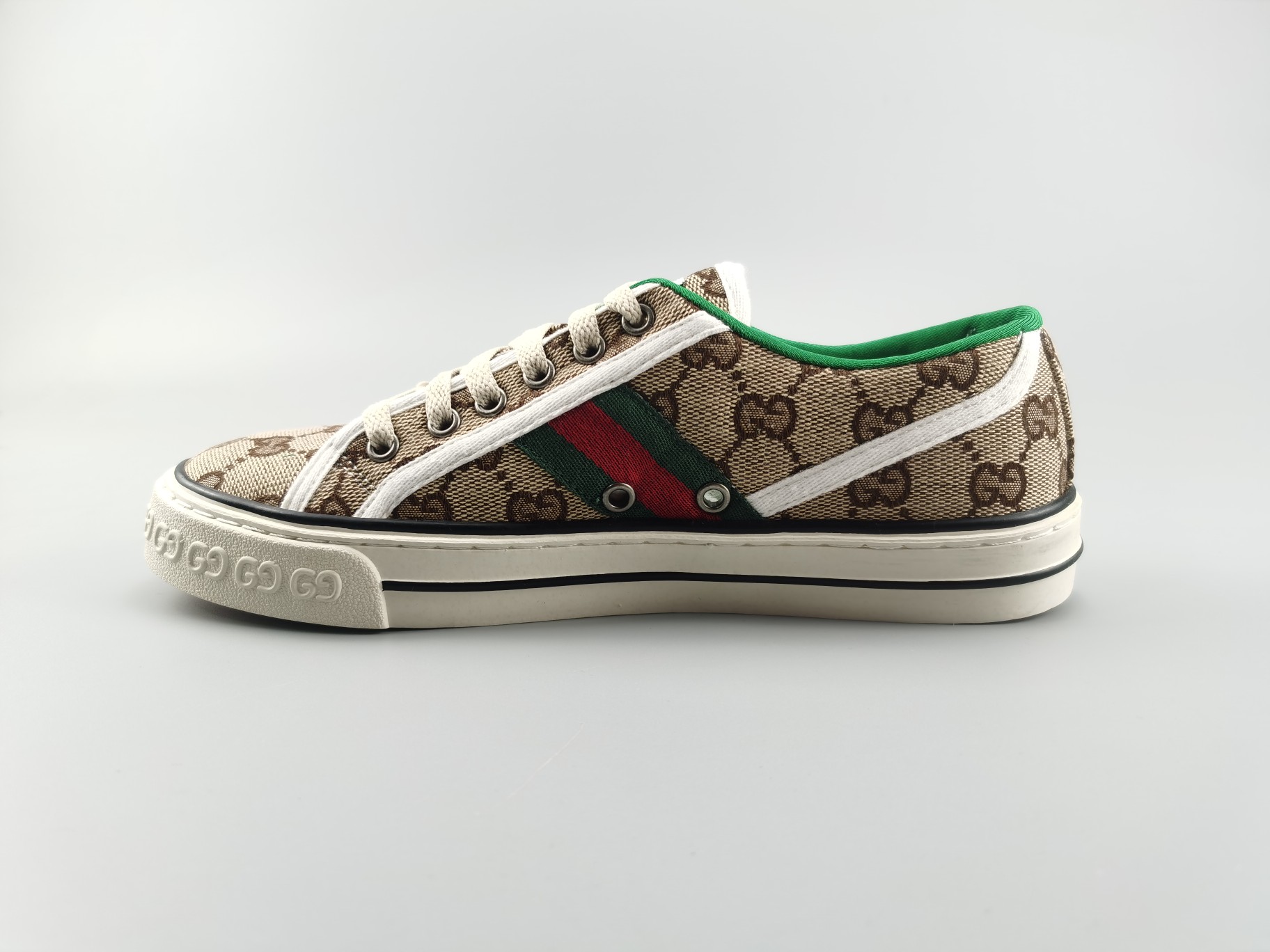 💰140.支持档口放店✅Gucci一一一Gucci古驰乐福鞋系带款，居家出行的休闲首选，面料采用进口帆布与进口牛皮配搭，大底采用进口环保橡胶配上高弹的乳胶垫脚。学生妹，街头达人们，都是爱不释手的穿搭。搭配阔脚牛仔裤卷起裤脚更有时尚味道。这个季节穿出不一样的你！[机智]🔸，Size:35-44