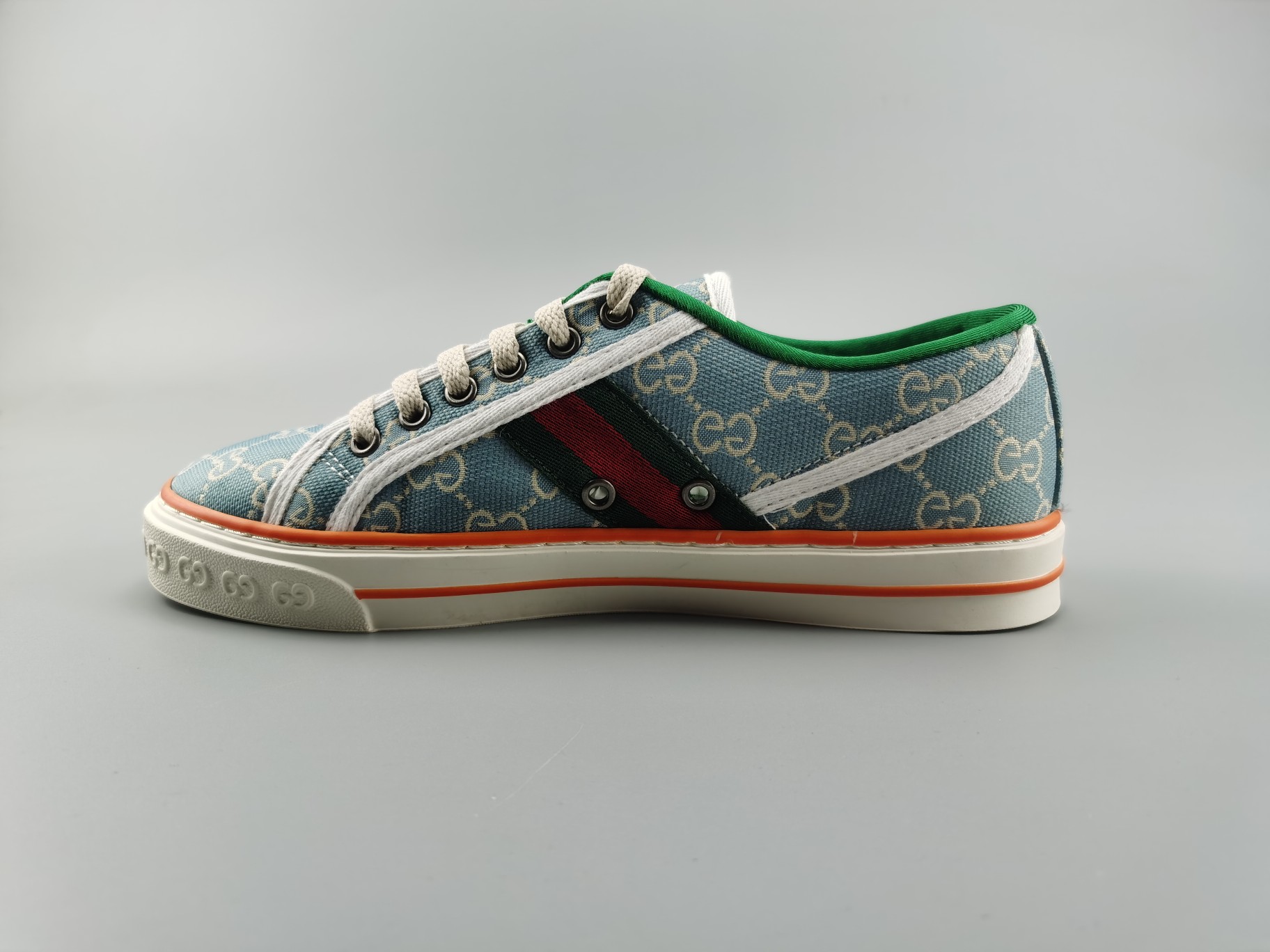 💰140.支持档口放店✅Gucci一一一Gucci古驰乐福鞋系带款，居家出行的休闲首选，面料采用进口帆布与进口牛皮配搭，大底采用进口环保橡胶配上高弹的乳胶垫脚。学生妹，街头达人们，都是爱不释手的穿搭。搭配阔脚牛仔裤卷起裤脚更有时尚味道。这个季节穿出不一样的你！[机智]🔸，Size:35-44