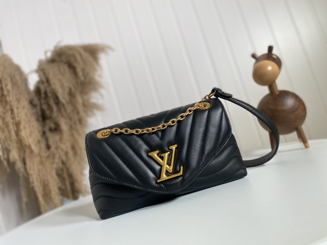 Louis Vuitton LV New Wave Luxury
 Handbags Crossbody & Shoulder Bags Black Gold Green Grey Red White Yellow Engraving Vintage Chains M58549