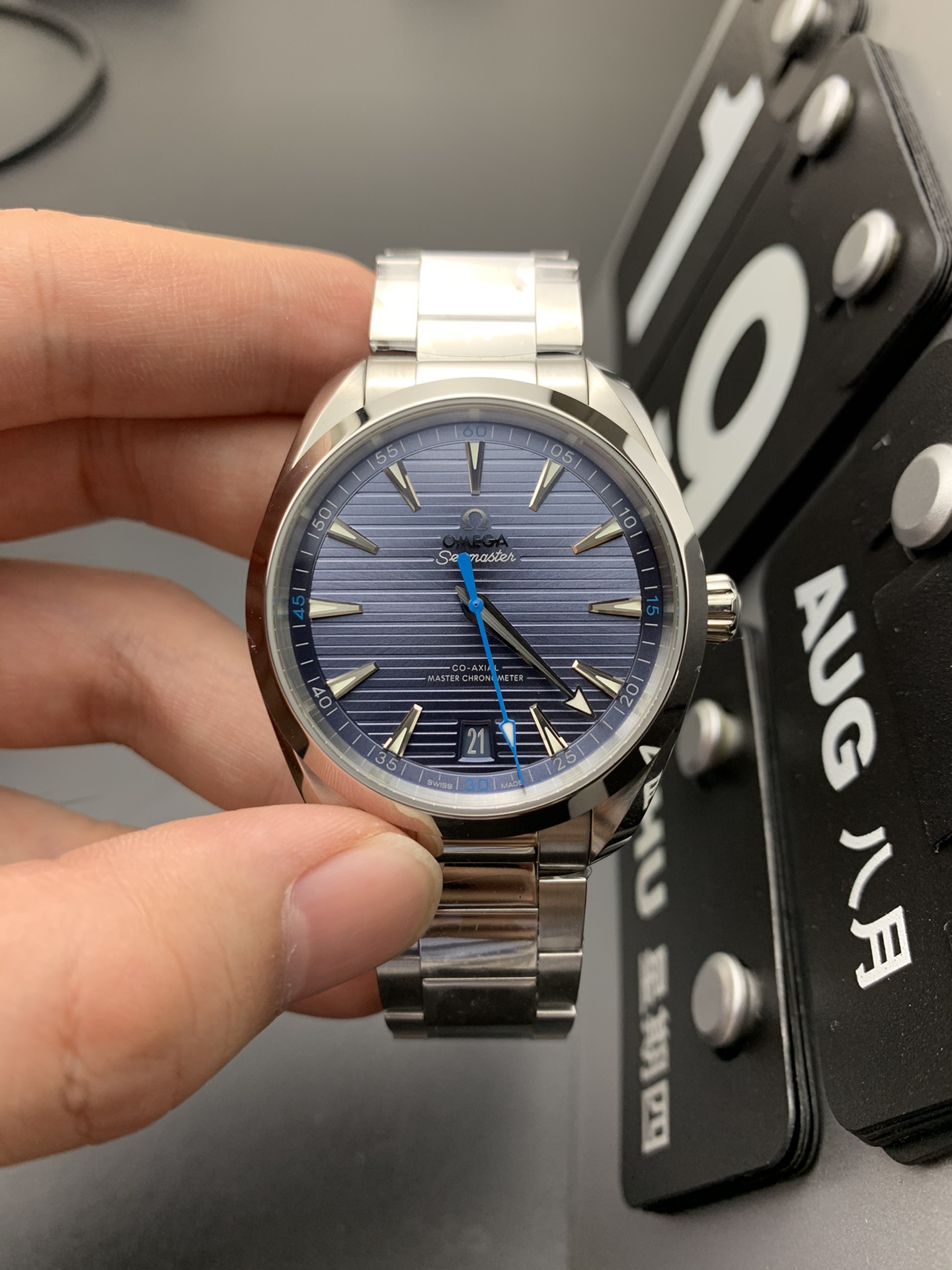 Omega 柚木蓝