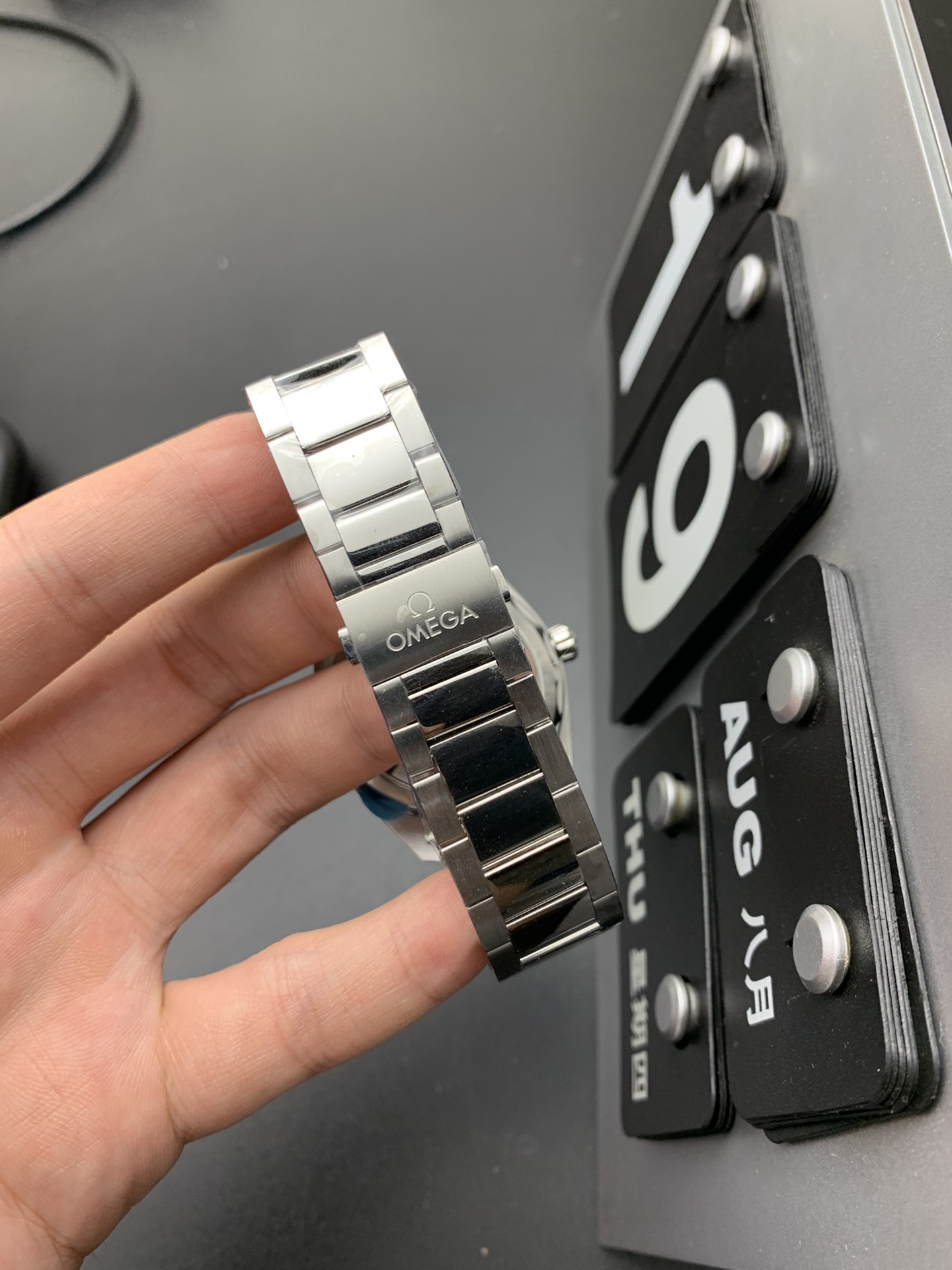 Omega 柚木蓝