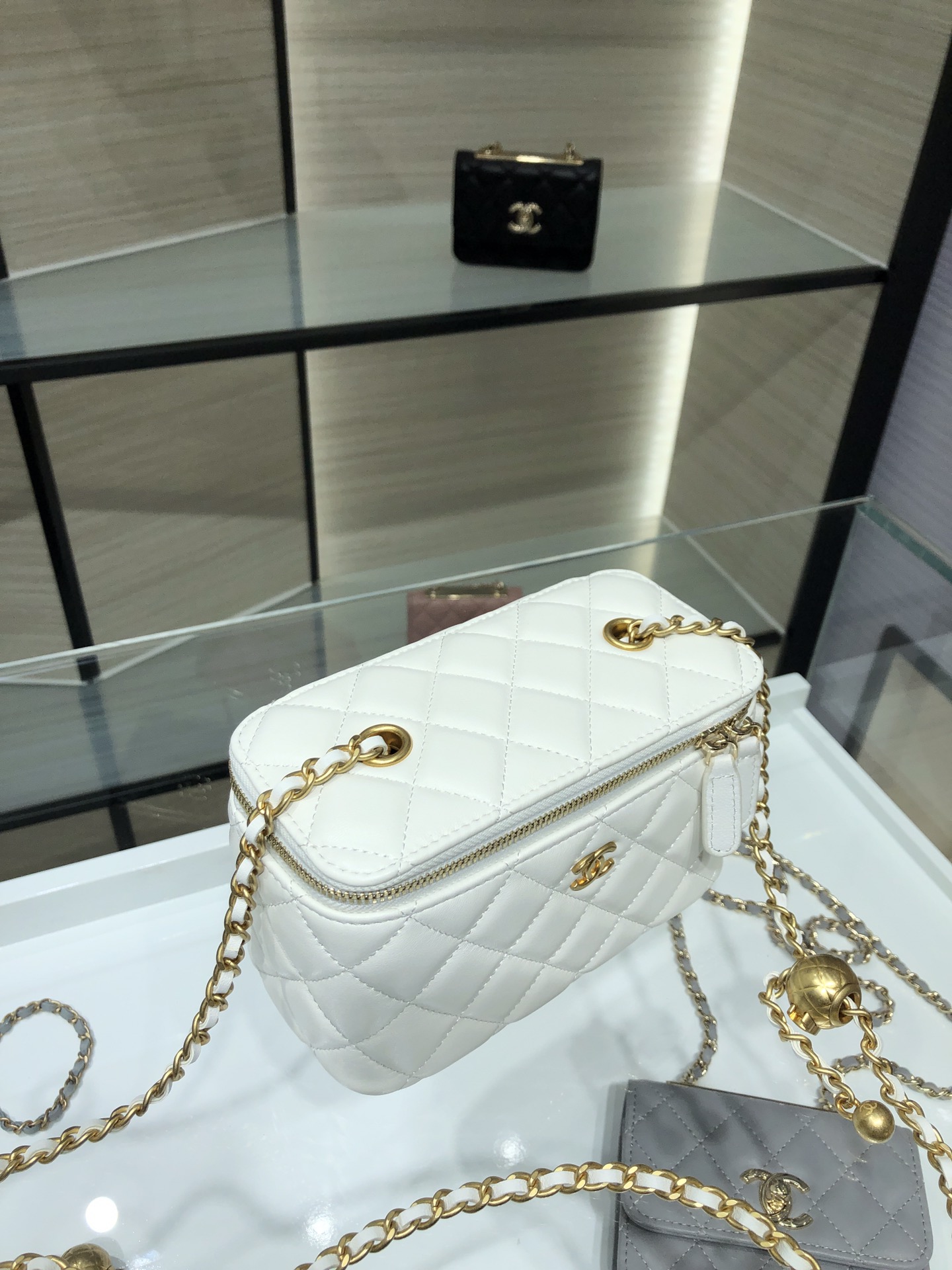 CHANEL: New Arrival: Adjustable chain, Large Classic Chain Vanity Case - Bag