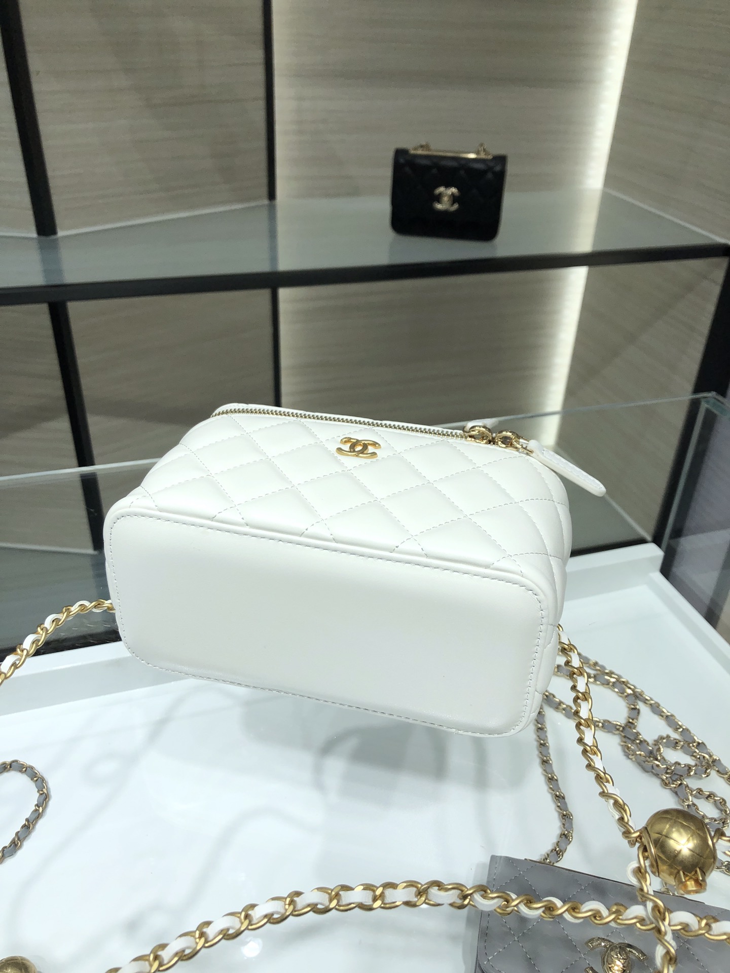 CHANEL: New Arrival: Adjustable chain, Large Classic Chain Vanity Case - Bag 2