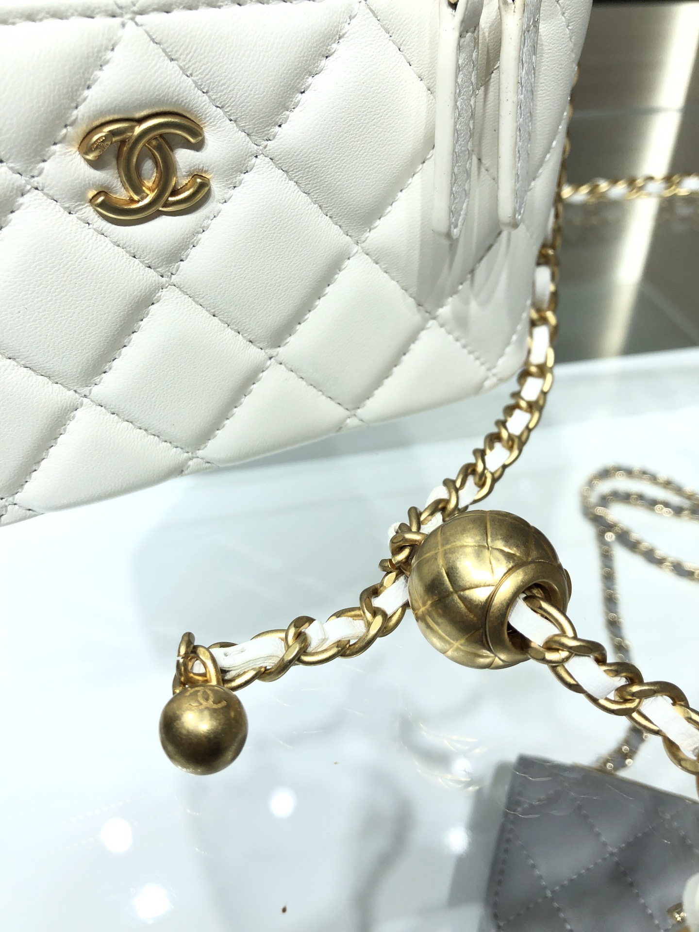 CHANEL: New Arrival: Adjustable chain, Large Classic Chain Vanity Case - Bag 4