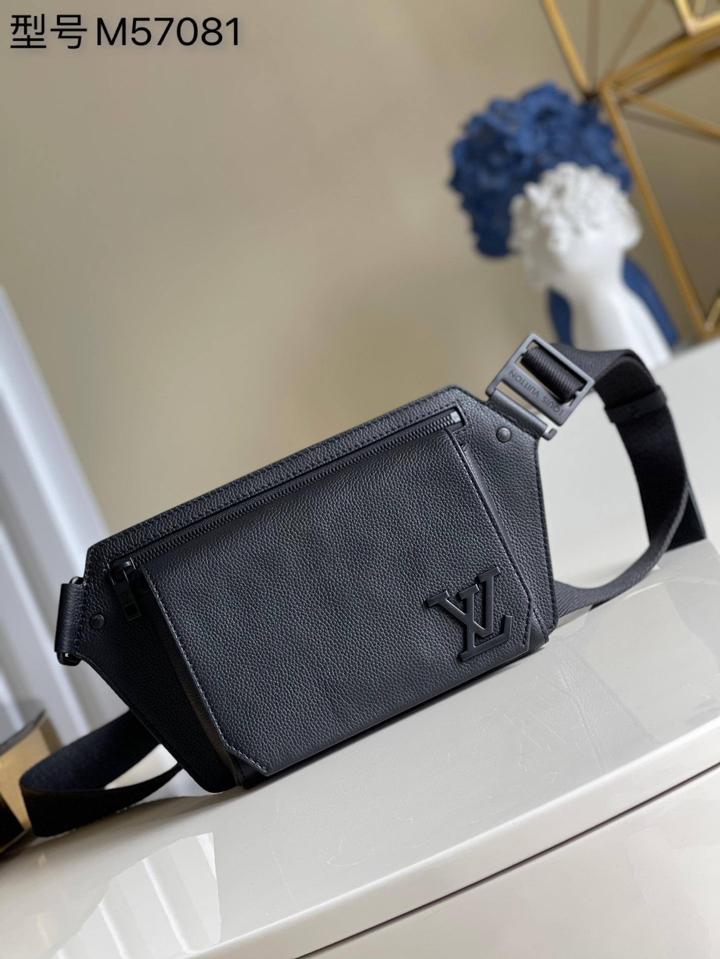 Louis Vuitton Crossbody & Shoulder Bags Men Calfskin Cowhide M57081