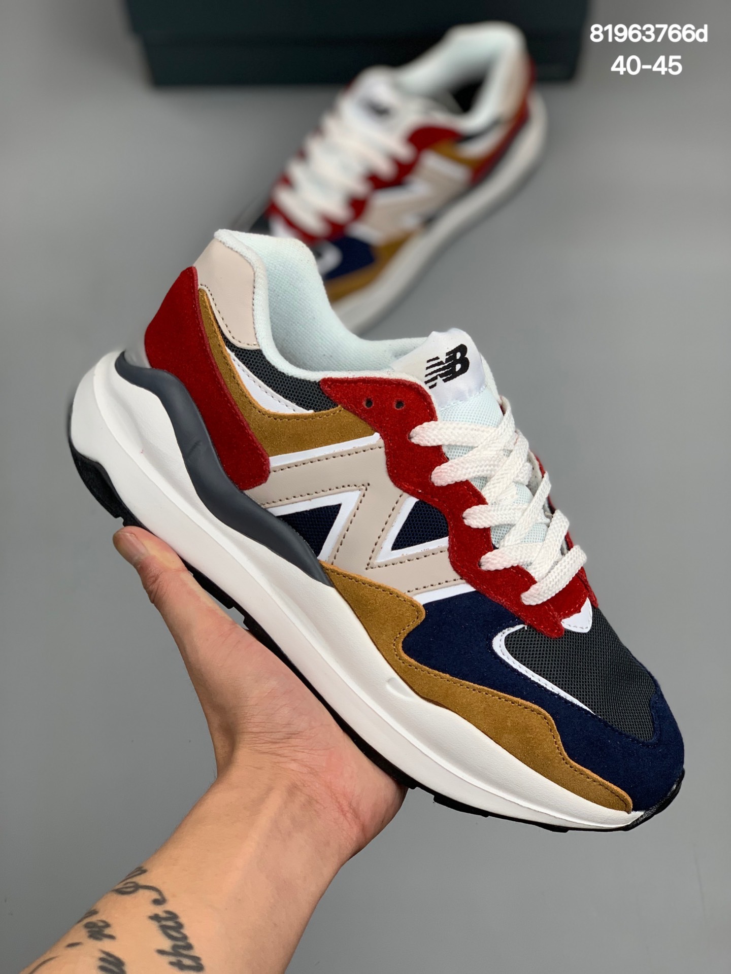 
原盒真标 新版本 张子枫代言配色,NB新百伦New Balance M5740系列复古老爹风休闲运动慢跑鞋 W5740LB 原楦原纸版开发版型#采用牛巴磨砂革料拼接透气网织布鞋面材质#中底高弹EVA发泡材质#外置橡胶大齿防滑橡胶外底尽显90年代复古风格 
尺码:40-45
编码：81963766d