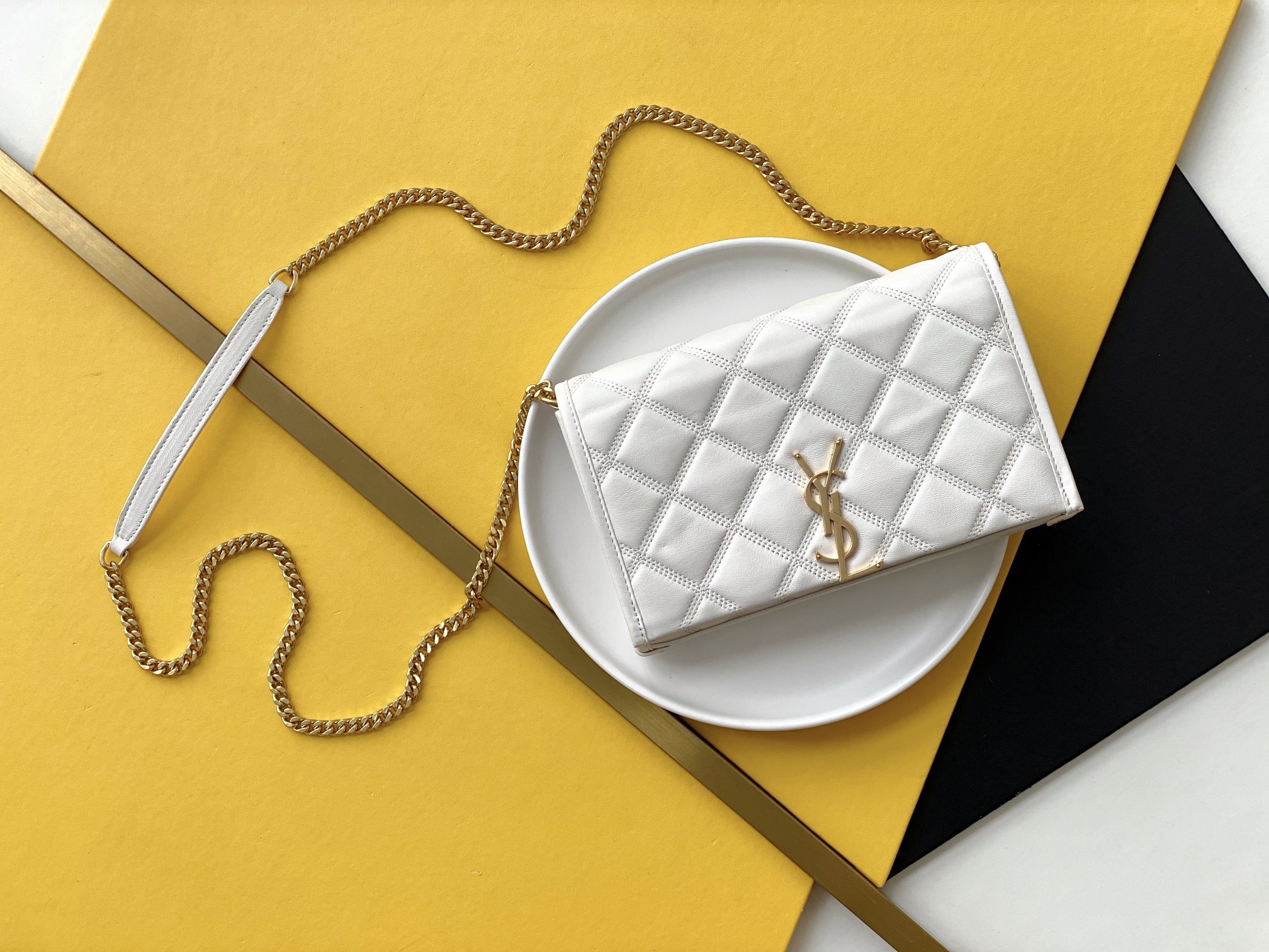 Lambskin Diamond Quilted Chain Bag Card Slot Zipper Interior Pocket