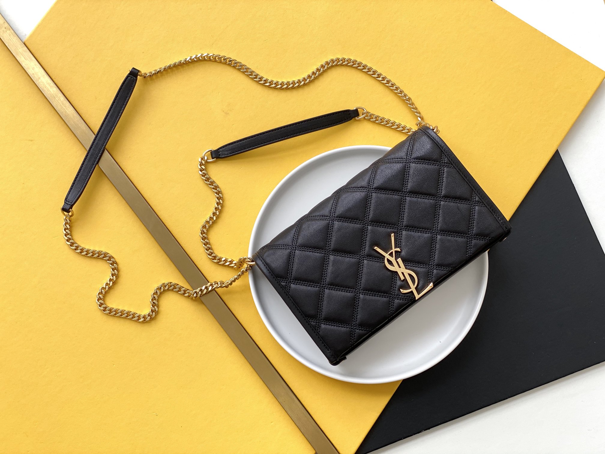 Lambskin Diamond Quilted Chain Bag Card Slot Zipper Inner Pocket