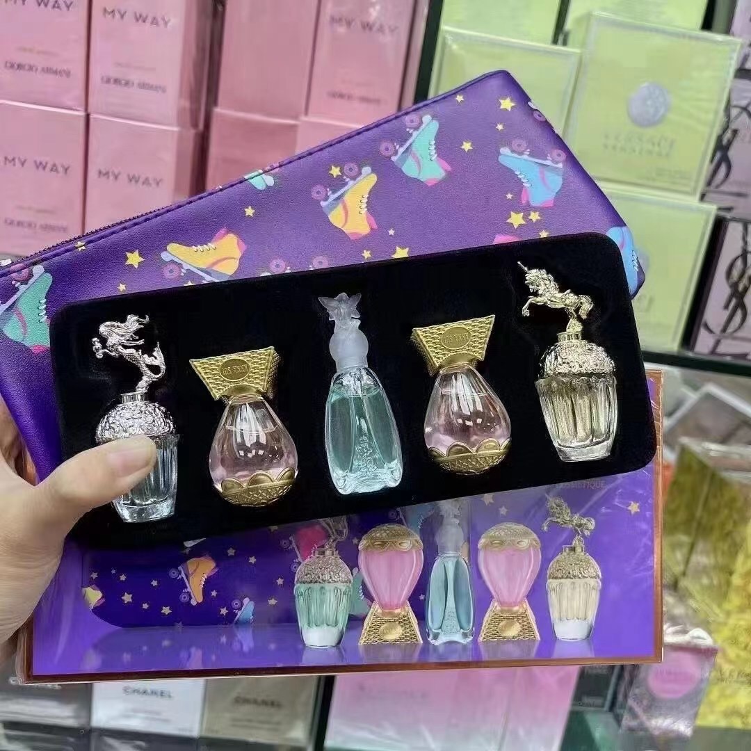 安娜苏小样香水五件套带化妆包 商品图片 1
