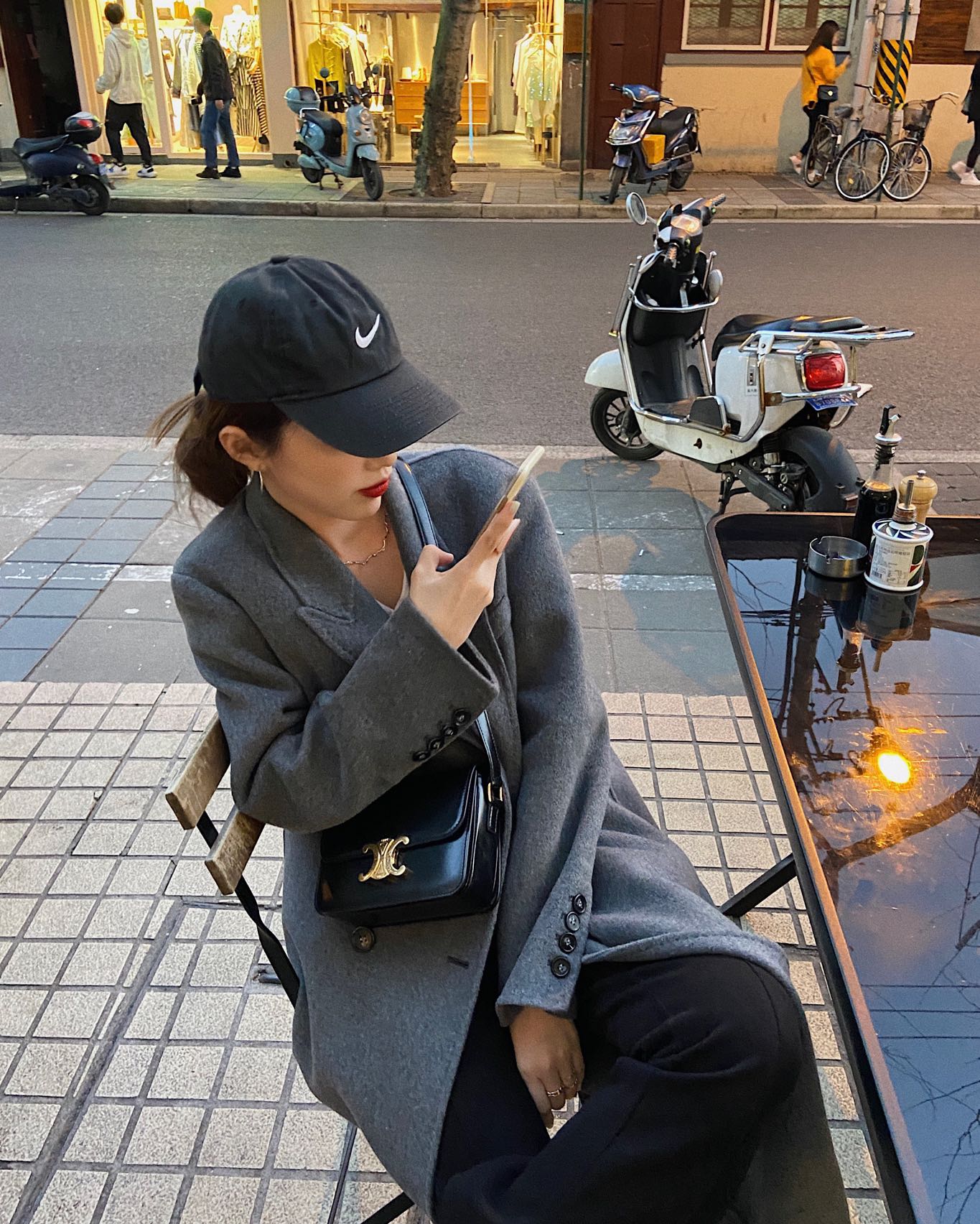 CELINE TEEN TRIOMPHE 18.5CM BAG 188423黑色