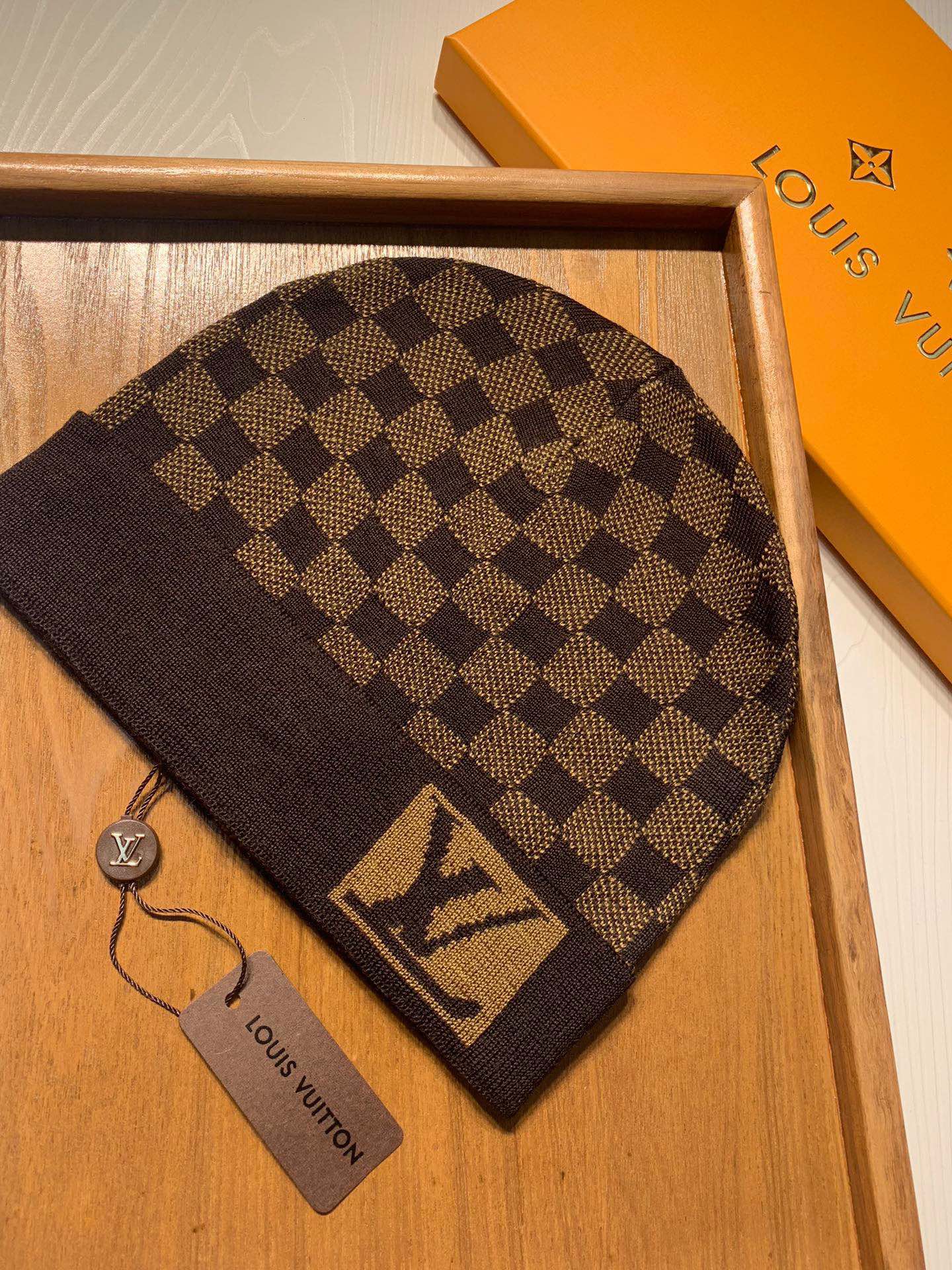 。L家。【羊毛单帽】专柜专柜专柜直接下的订单.电子版合确认信息拍你们.客供小羊毛！珍贵典藏的灵魂帽子！客