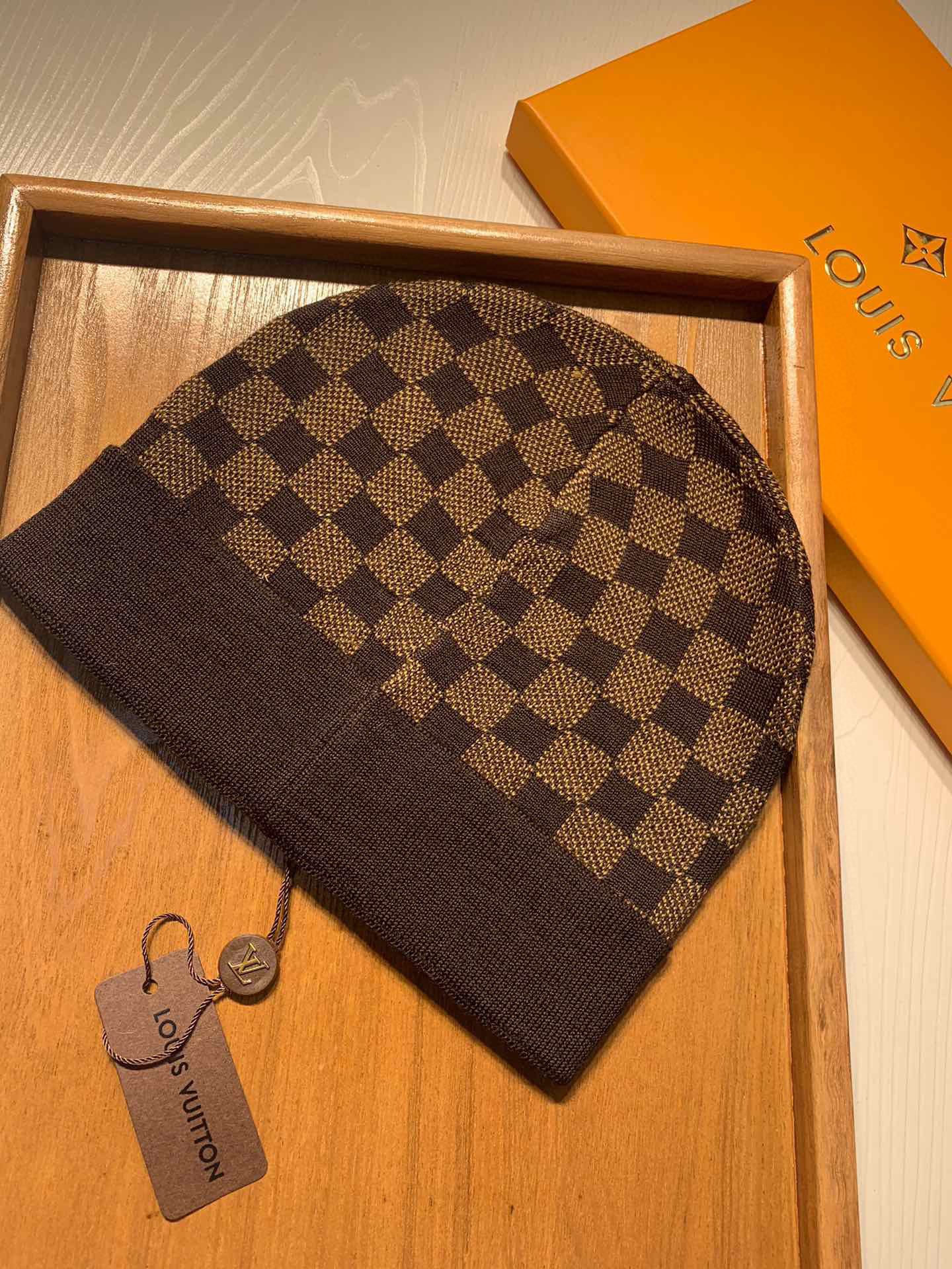 。L家。【羊毛单帽】专柜专柜专柜直接下的订单.电子版合确认信息拍你们.客供小羊毛！珍贵典藏的灵魂帽子！客