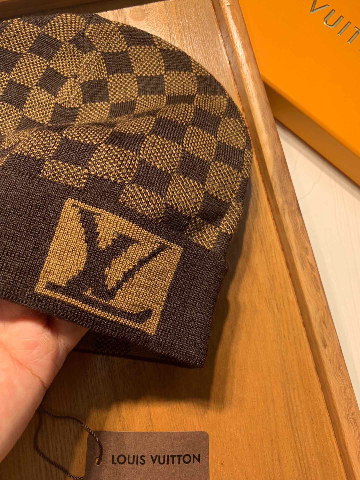 。L家。【羊毛单帽】专柜专柜专柜直接下的订单.电子版合确认信息拍你们.客供小羊毛！珍贵典藏的灵魂帽子！客