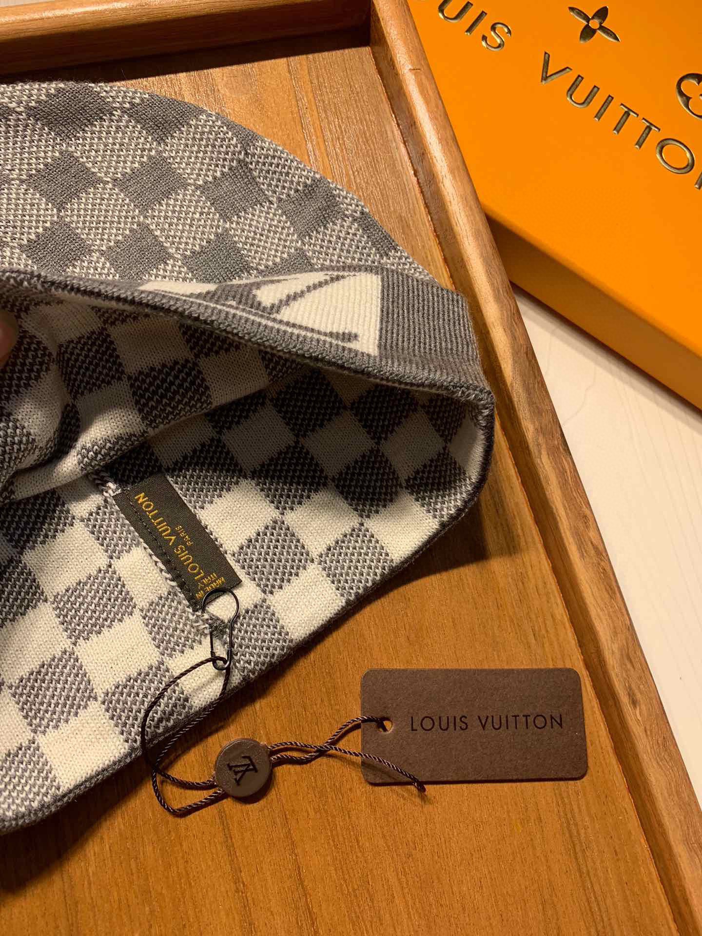 。L家。【羊毛单帽】专柜专柜专柜直接下的订单.电子版合确认信息拍你们.客供小羊毛！珍贵典藏的灵魂帽子！客