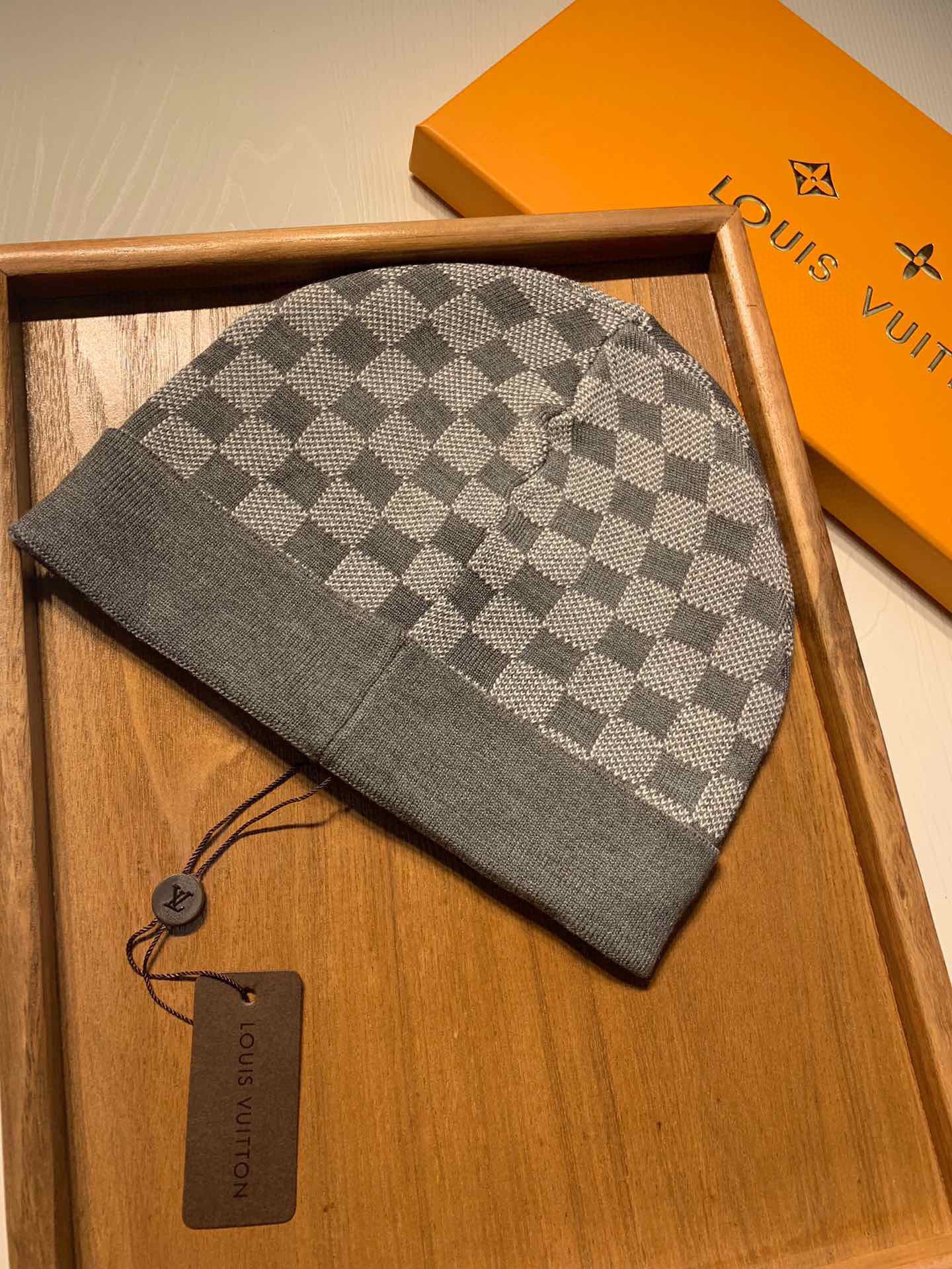 。L家。【羊毛单帽】专柜专柜专柜直接下的订单.电子版合确认信息拍你们.客供小羊毛！珍贵典藏的灵魂帽子！客