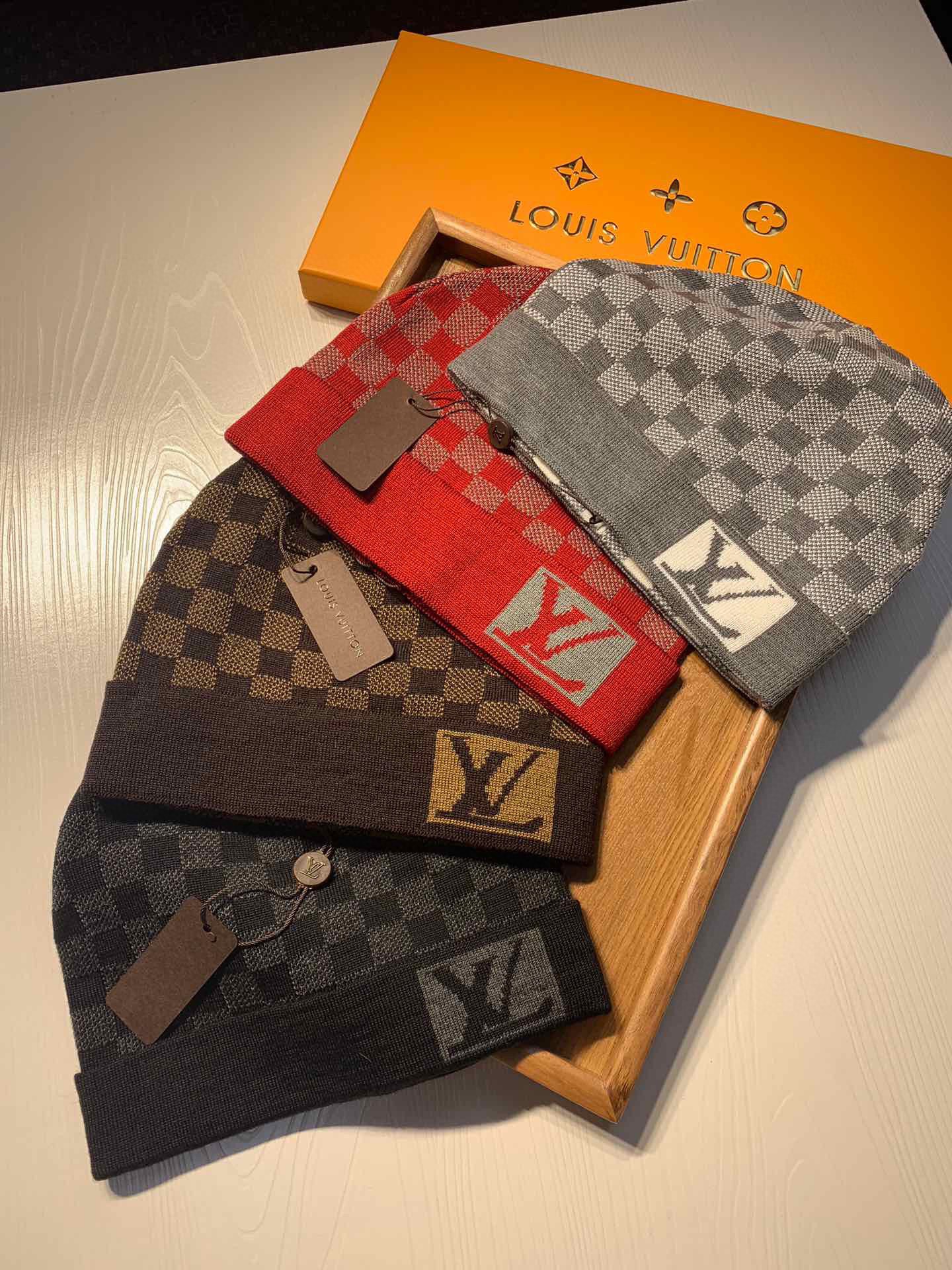 。L家。【羊毛单帽】专柜专柜专柜直接下的订单.电子版合确认信息拍你们.客供小羊毛！珍贵典藏的灵魂帽子！客