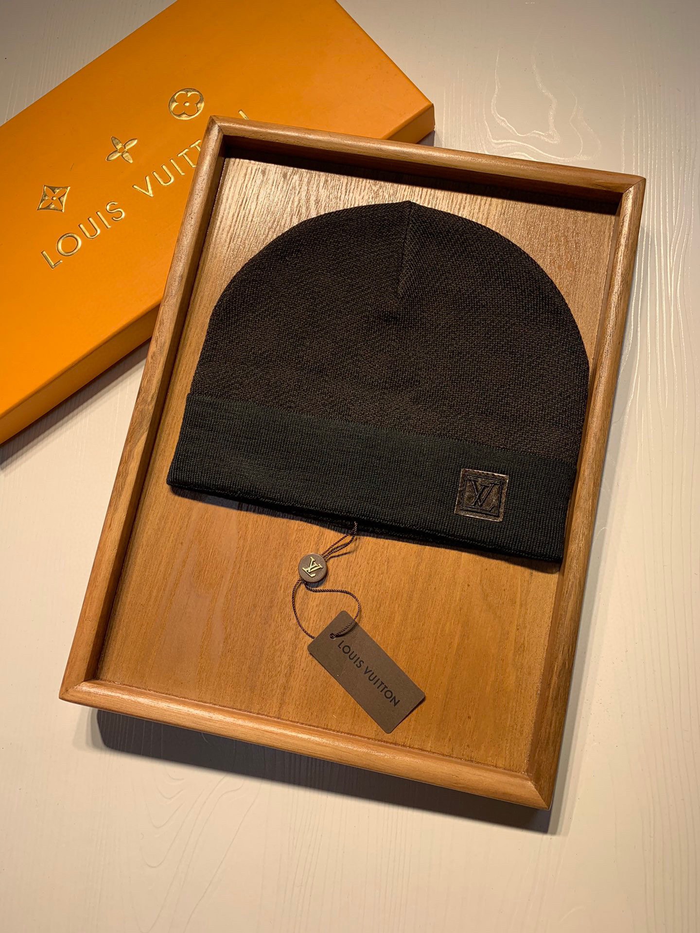 。L家。【羊毛单帽】专柜专柜专柜直接下的订单.电子版合确认信息拍你们.客供小羊毛！珍贵典藏的灵魂帽子！客