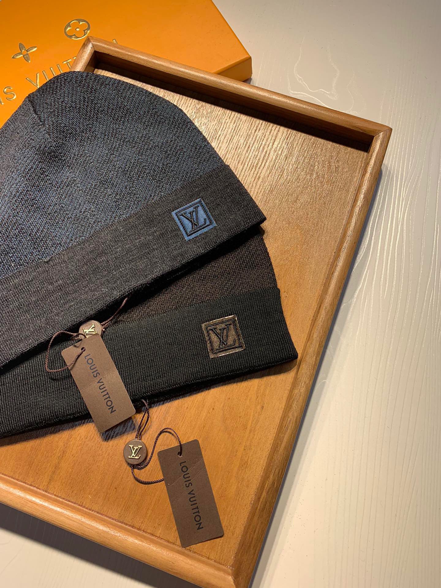 。L家。【羊毛单帽】专柜专柜专柜直接下的订单.电子版合确认信息拍你们.客供小羊毛！珍贵典藏的灵魂帽子！客