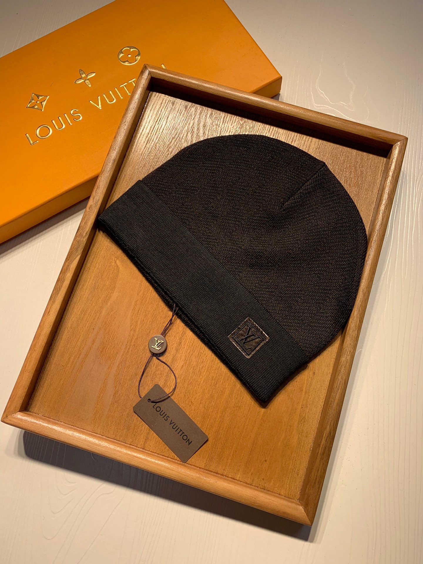 。L家。【羊毛单帽】专柜专柜专柜直接下的订单.电子版合确认信息拍你们.客供小羊毛！珍贵典藏的灵魂帽子！客