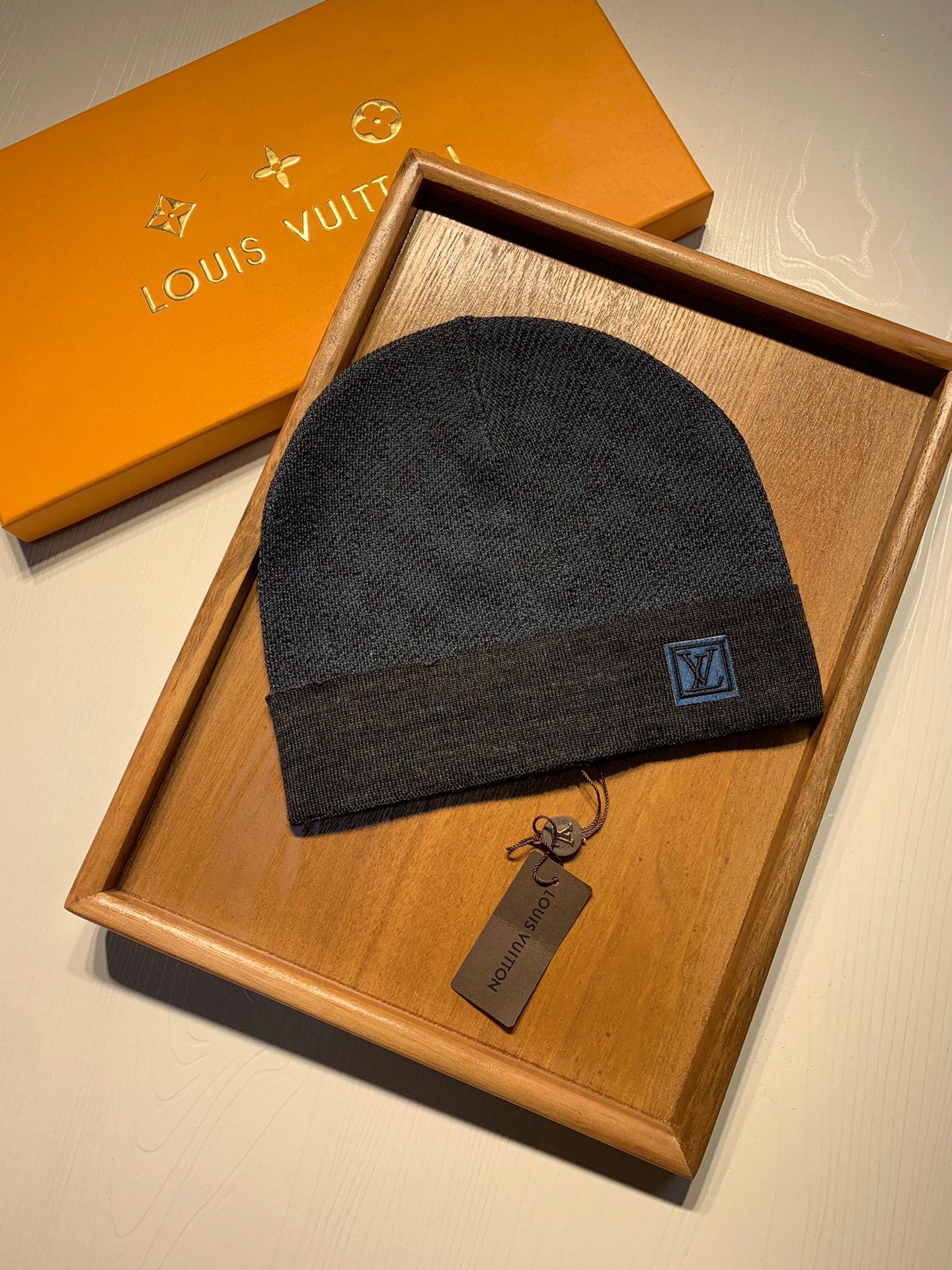 。L家。【羊毛单帽】专柜专柜专柜直接下的订单.电子版合确认信息拍你们.客供小羊毛！珍贵典藏的灵魂帽子！客