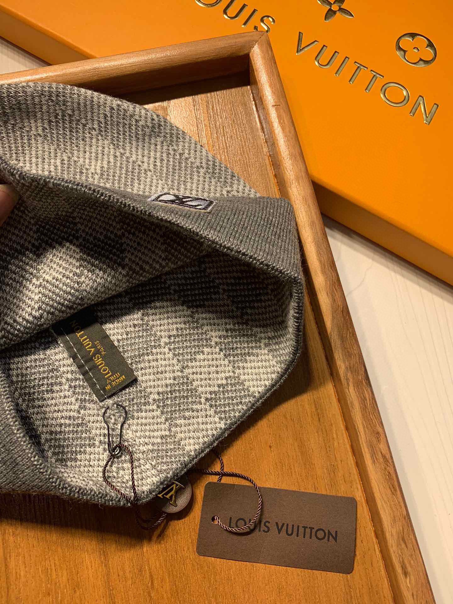 。L家。【羊毛单帽】专柜专柜专柜直接下的订单.电子版合确认信息拍你们.客供小羊毛！珍贵典藏的灵魂帽子！客