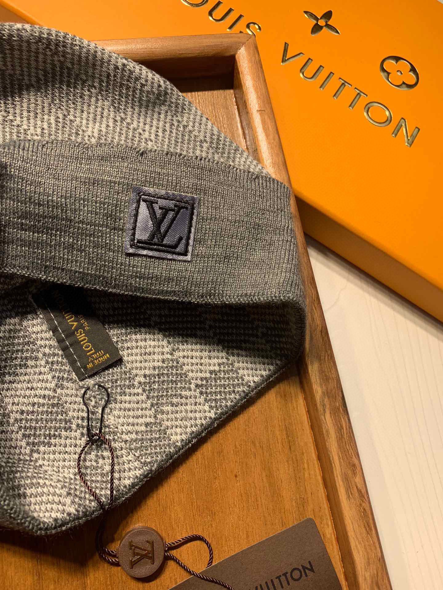 。L家。【羊毛单帽】专柜专柜专柜直接下的订单.电子版合确认信息拍你们.客供小羊毛！珍贵典藏的灵魂帽子！客